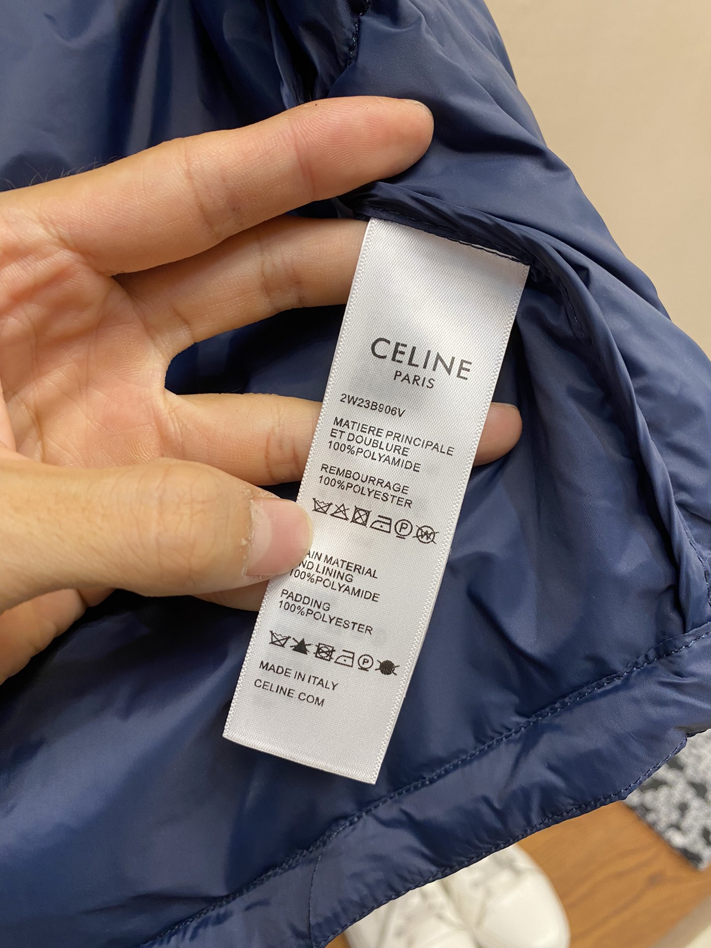 Celine赛琳24新款羽绒连帽马甲定制YB防风防水尼龙材质羽绒棉填充内里整件轻薄保暖连帽抽绳版型御寒防