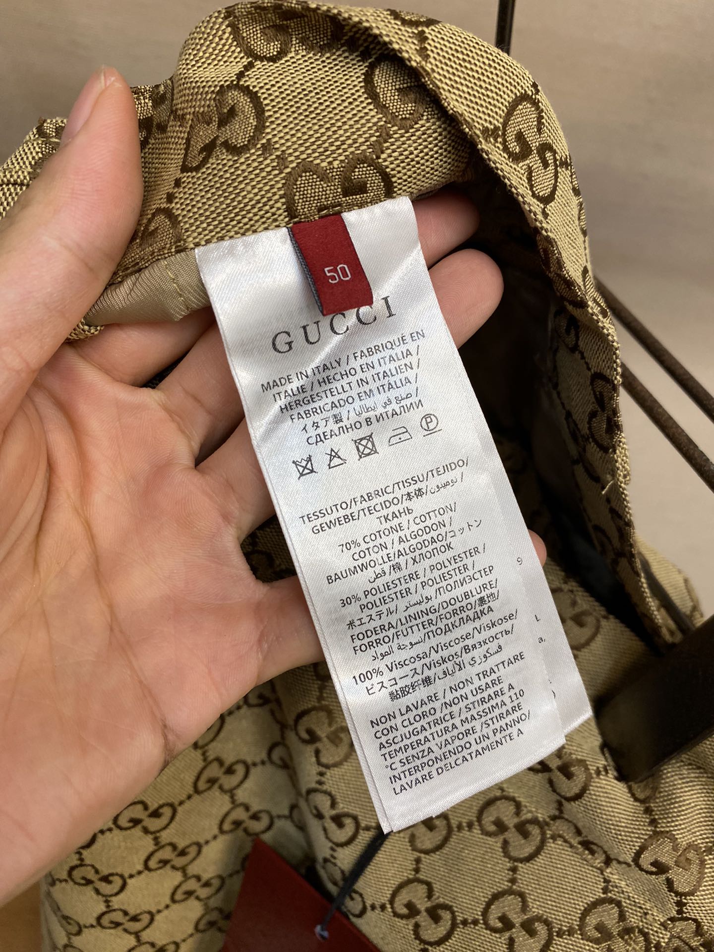 GucciG家24ss新款早秋系列以现代视角焕新诠释品牌经典设计元素和精致图案这款长裤甄选GucciRo