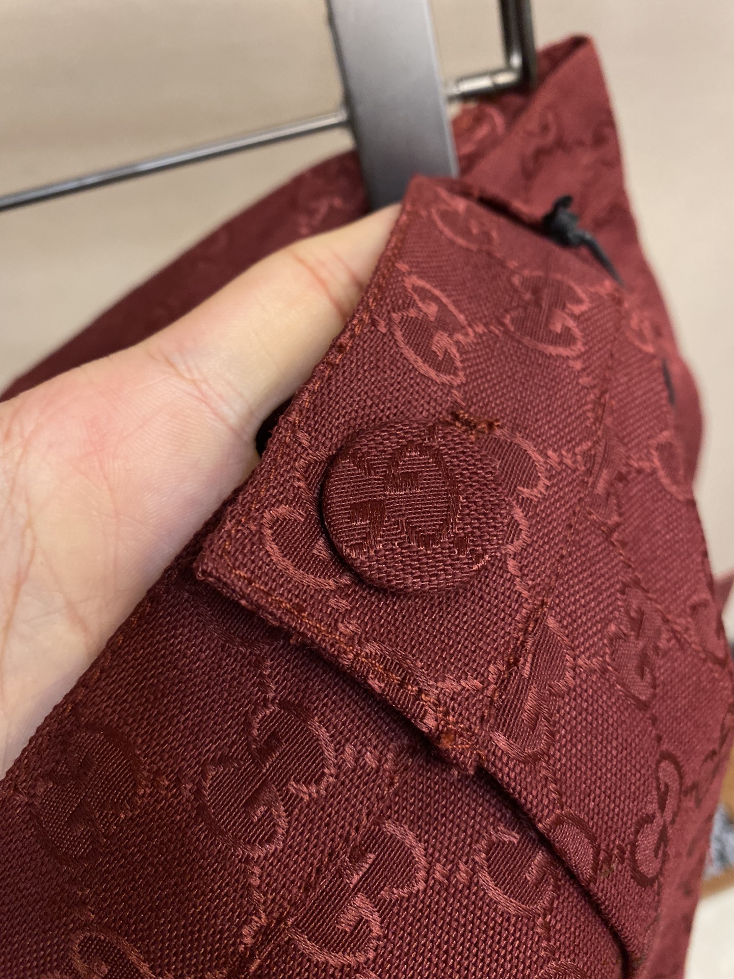 GucciG家24ss新款早秋系列以现代视角焕新诠释品牌经典设计元素和精致图案这款长裤甄选GucciRo