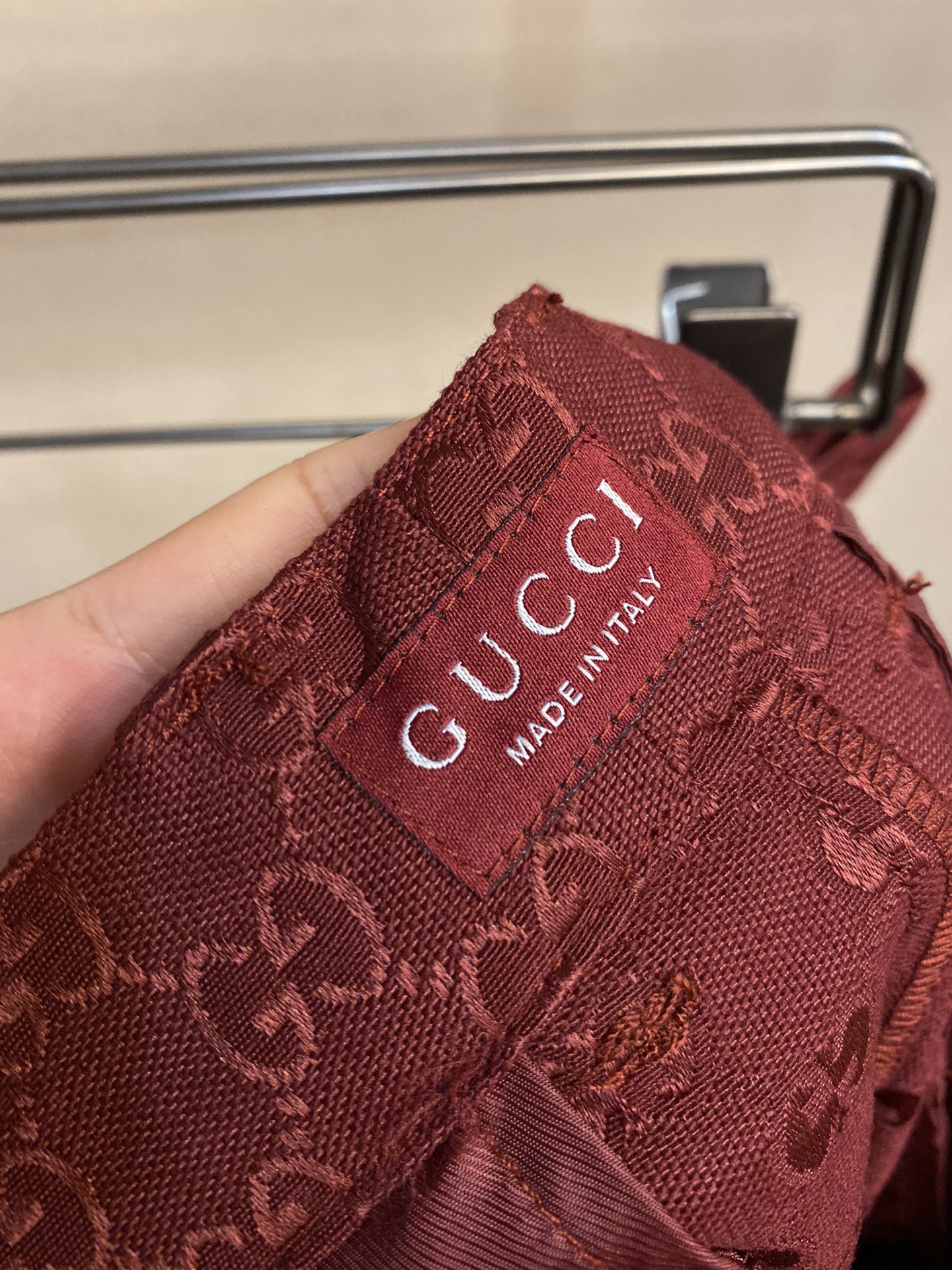 GucciG家24ss新款早秋系列以现代视角焕新诠释品牌经典设计元素和精致图案这款长裤甄选GucciRo