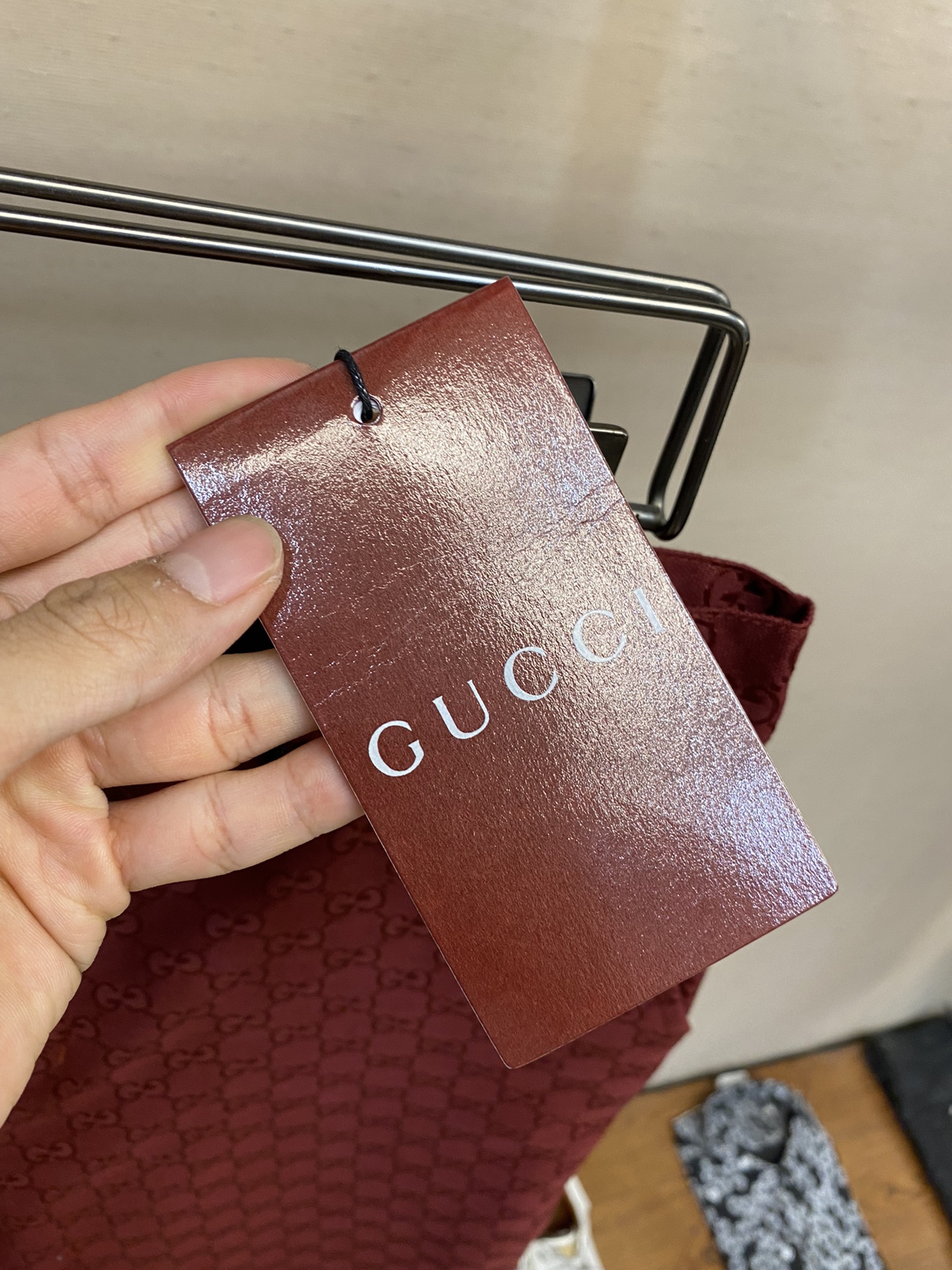 GucciG家24ss新款早秋系列以现代视角焕新诠释品牌经典设计元素和精致图案这款长裤甄选GucciRo