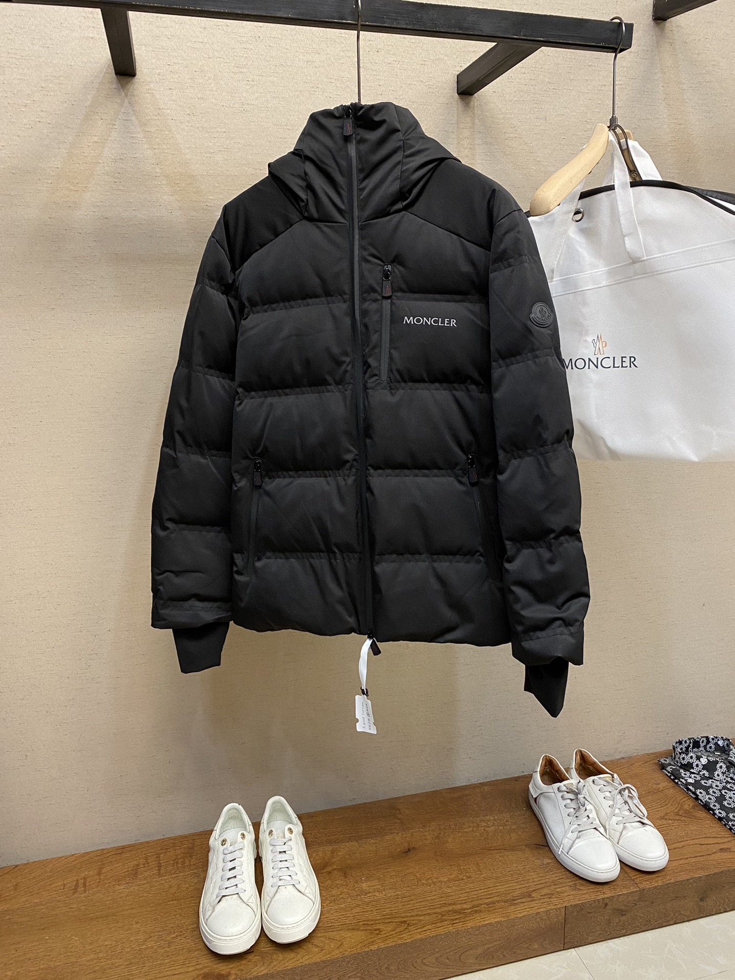 Moncler2024秋冬Mon*lerGrenble压胶滑雪羽绒服彰显造型气质的不朽传奇.极致款的休闲