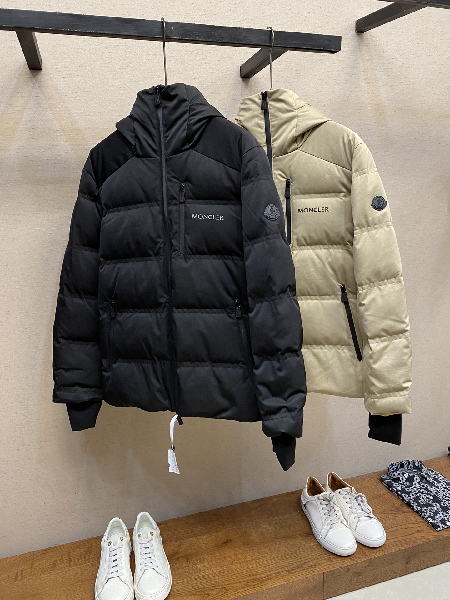 Moncler2024秋冬Mon*lerGrenble压胶滑雪羽绒服彰显造型气质的不朽传奇.极致款的休闲