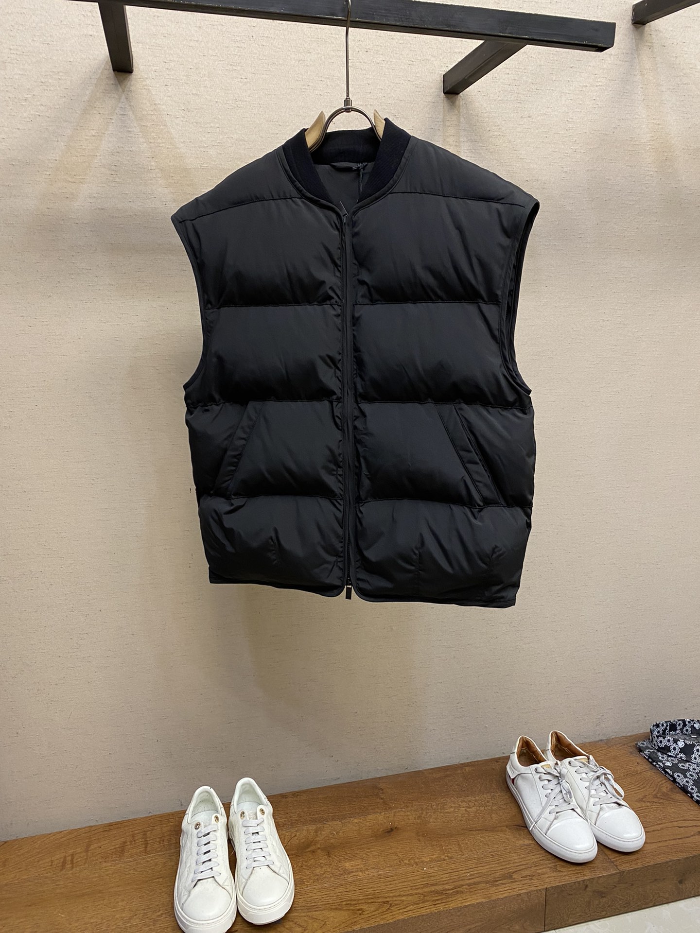 Dior24秋冬秀款羽绒棉服袖子可拆三合一面料四层内胆方便日常洗护解决羽绒不易打理问题做工细节顶级最高版