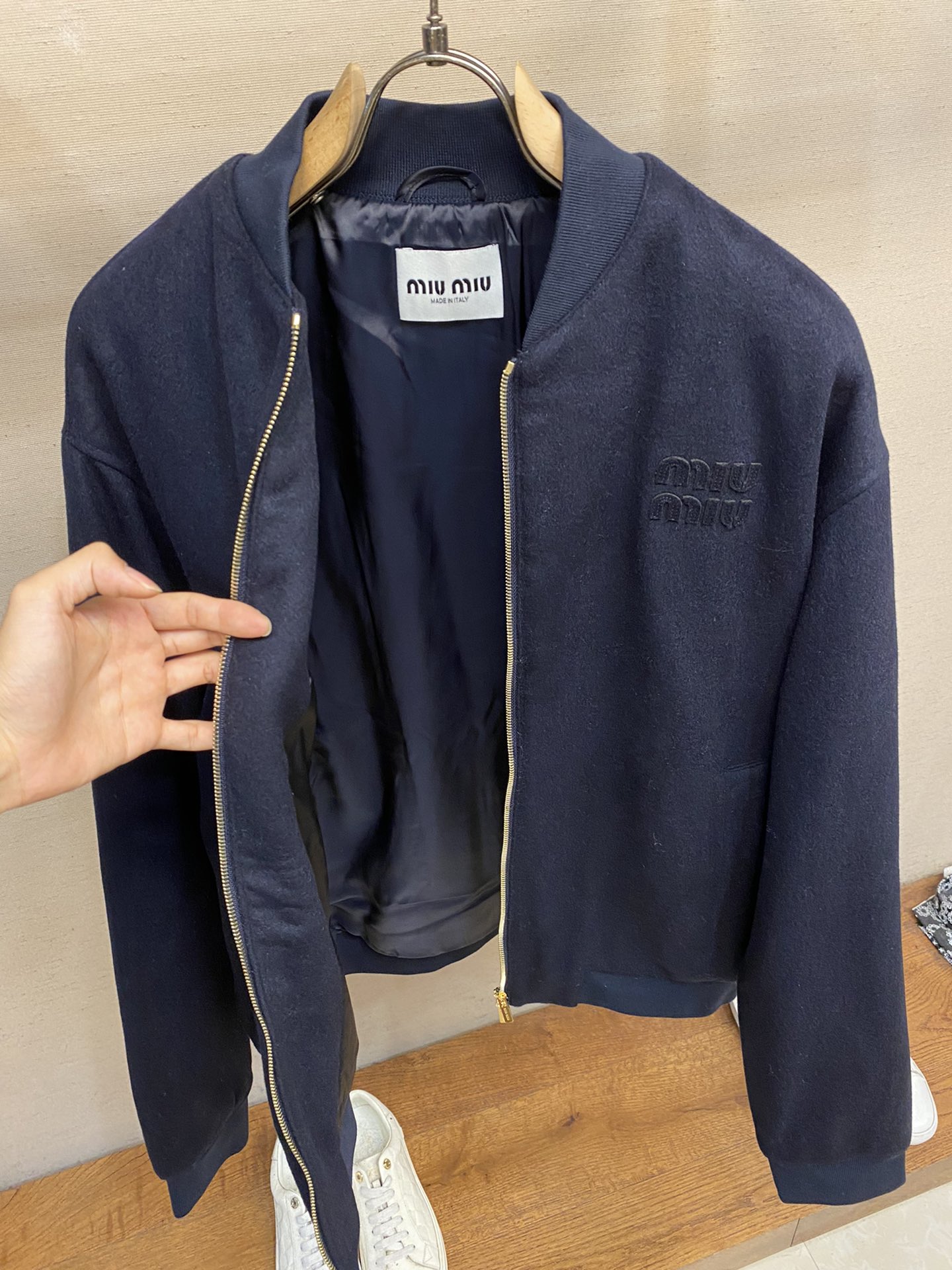 Miu Miu 24FW XL Wool-Cutting Jacket Review: Features, Quality, and Availability - 图片 7
