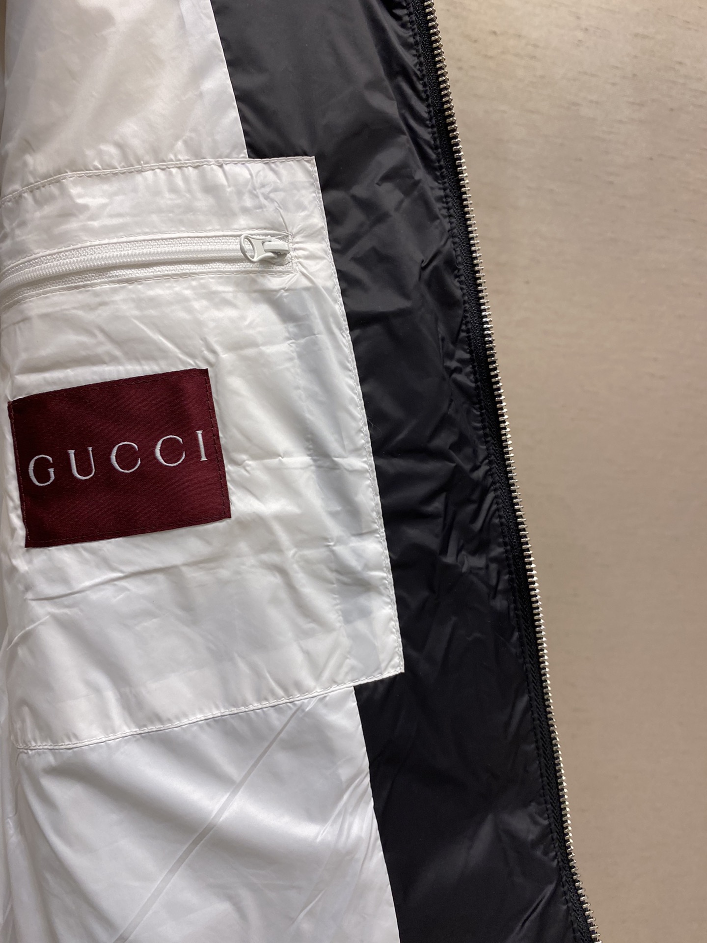 Gucci24FW秋冬新款原单羽绒服外套官网同步售卖爆款渠道货高端定制内填充顶级国标纯正90白鸭绒品质经