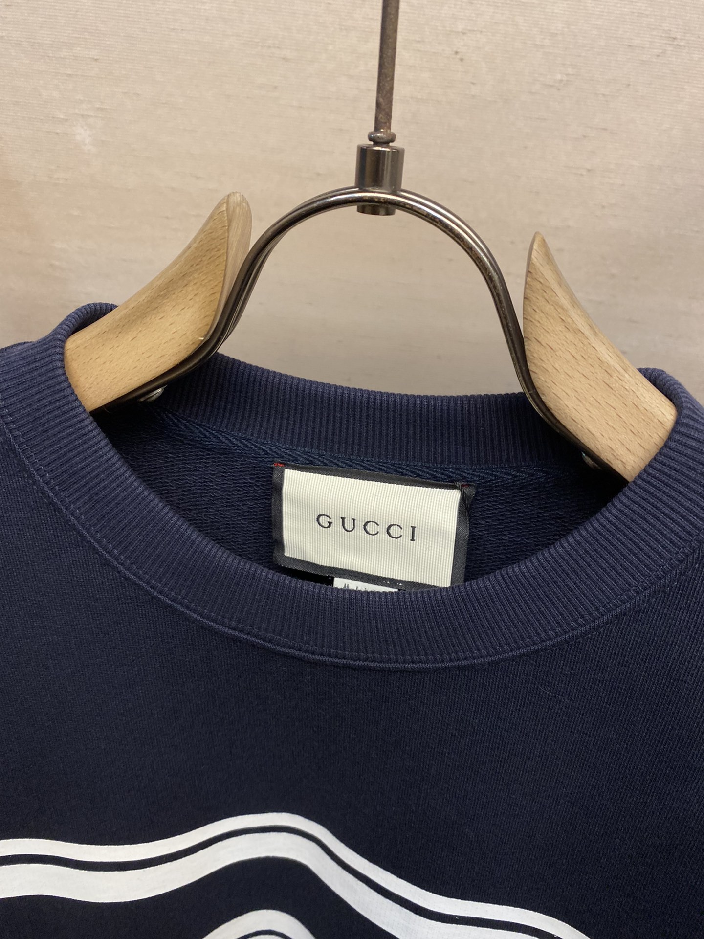 🌟🌟Gucci、 GG字母横条海军蓝情侣款毛圈棉卫衣
 时髦百搭的基础款卫衣，海军蓝配色让整体气质加分，