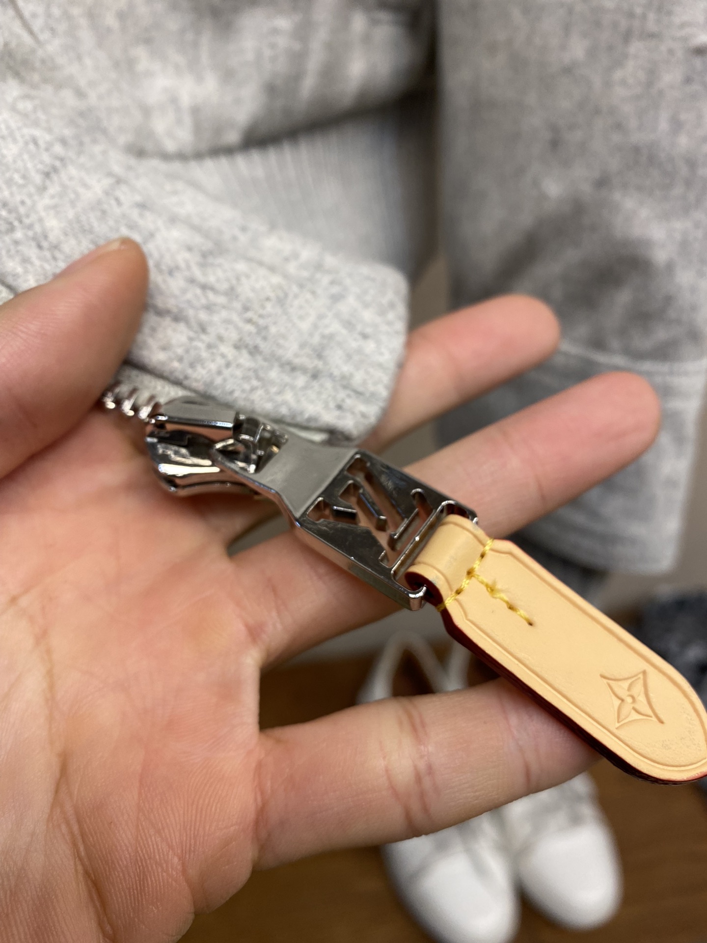 🌟🌟 1V/路易 FW24新款 Ski滑雪系列羊毛翻领拉链夹克外套采用定制羊毛面料，面料定制耗时1个月之