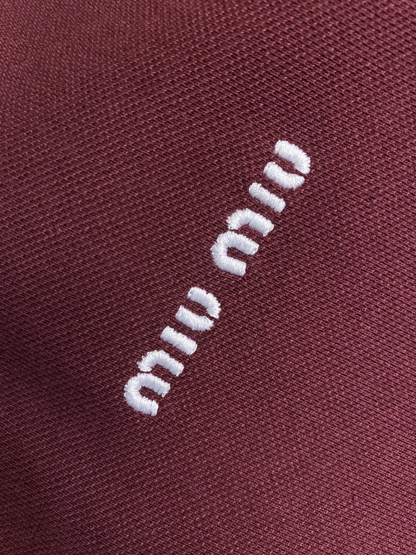 Miu Miu MU Red Cotton Polo with Embroidery Badge and Straight Collar - 图片 5