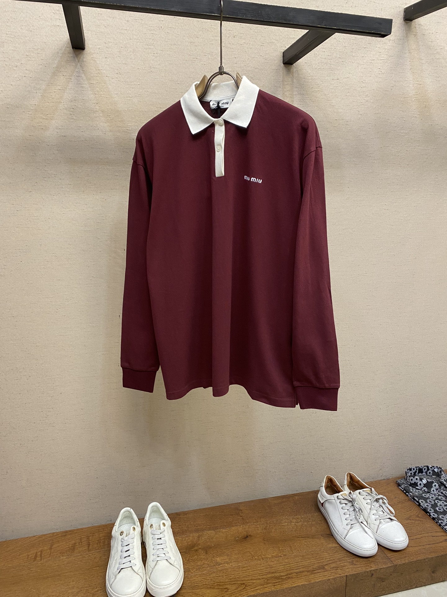 Miu Miu MU Red Cotton Polo with Embroidery Badge and Straight Collar - 图片 1