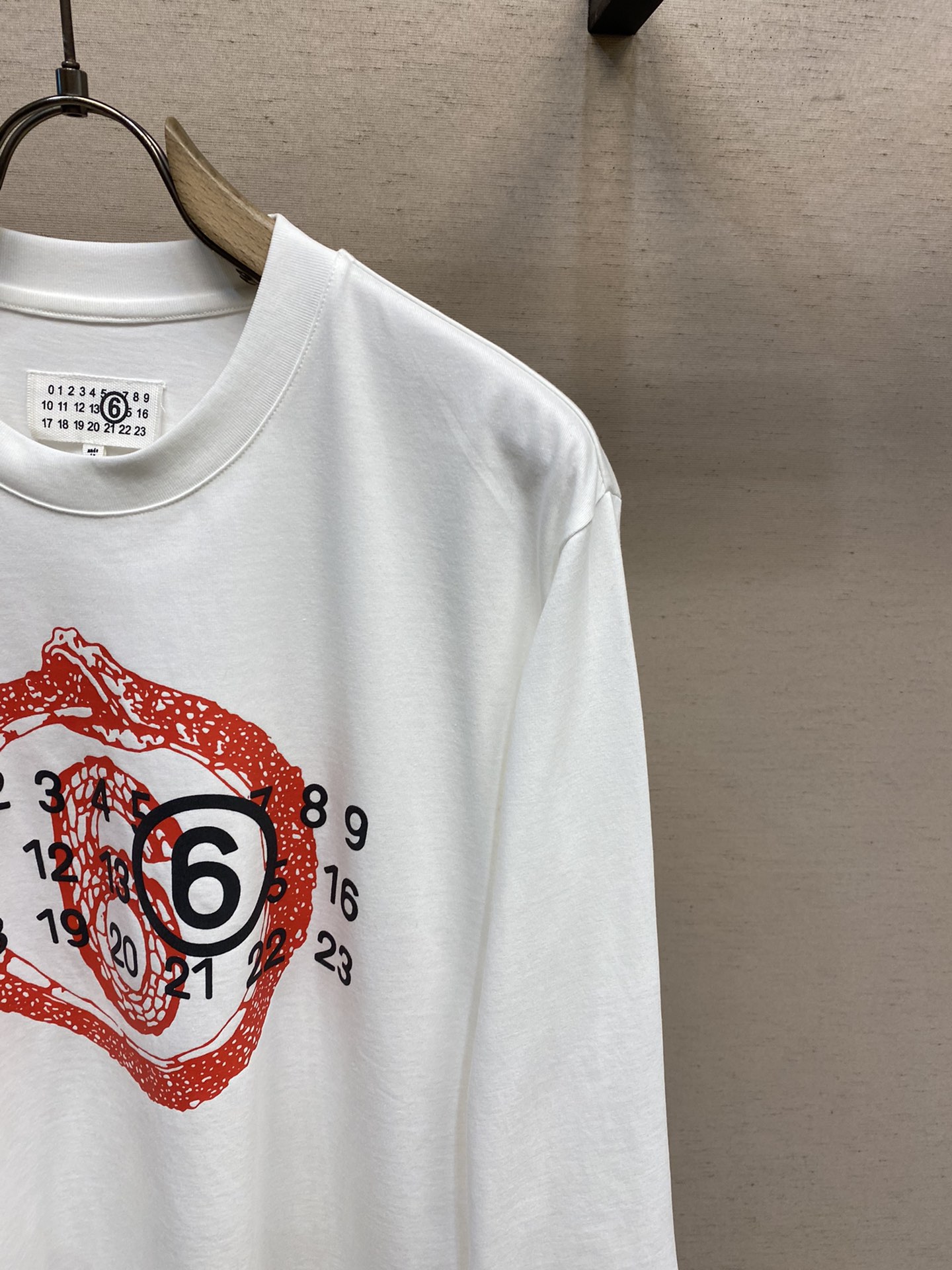 Maison Margiela Viper’s New Year’s T-shirt: Comfortable Cotton Relaxing Top, Size S-XL - 图片 4