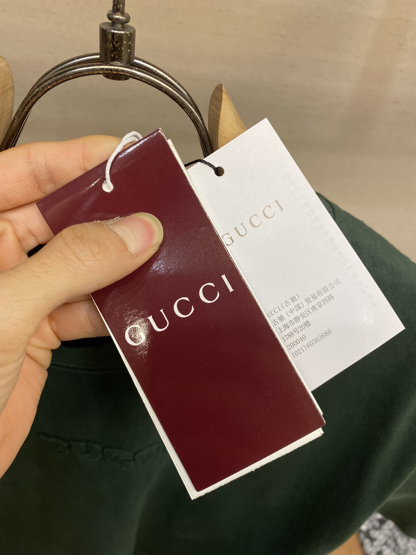 🌟Gucci、古驰小字母前胸刺绣短袖

面料- 采用320克双股精梳棉面料.索罗纳螺纹订织订染国标一级面