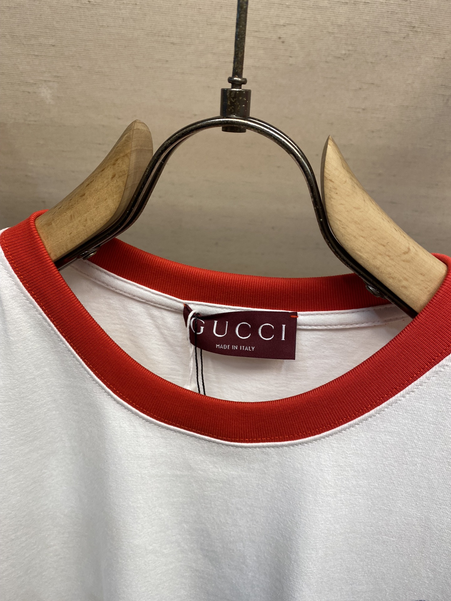 🌟🌟Gucci、古驰25蛇年限定系列新品印花短袖T恤

斜纹全棉材质 透气舒适 质感十足 宽松短袖T恤裁
