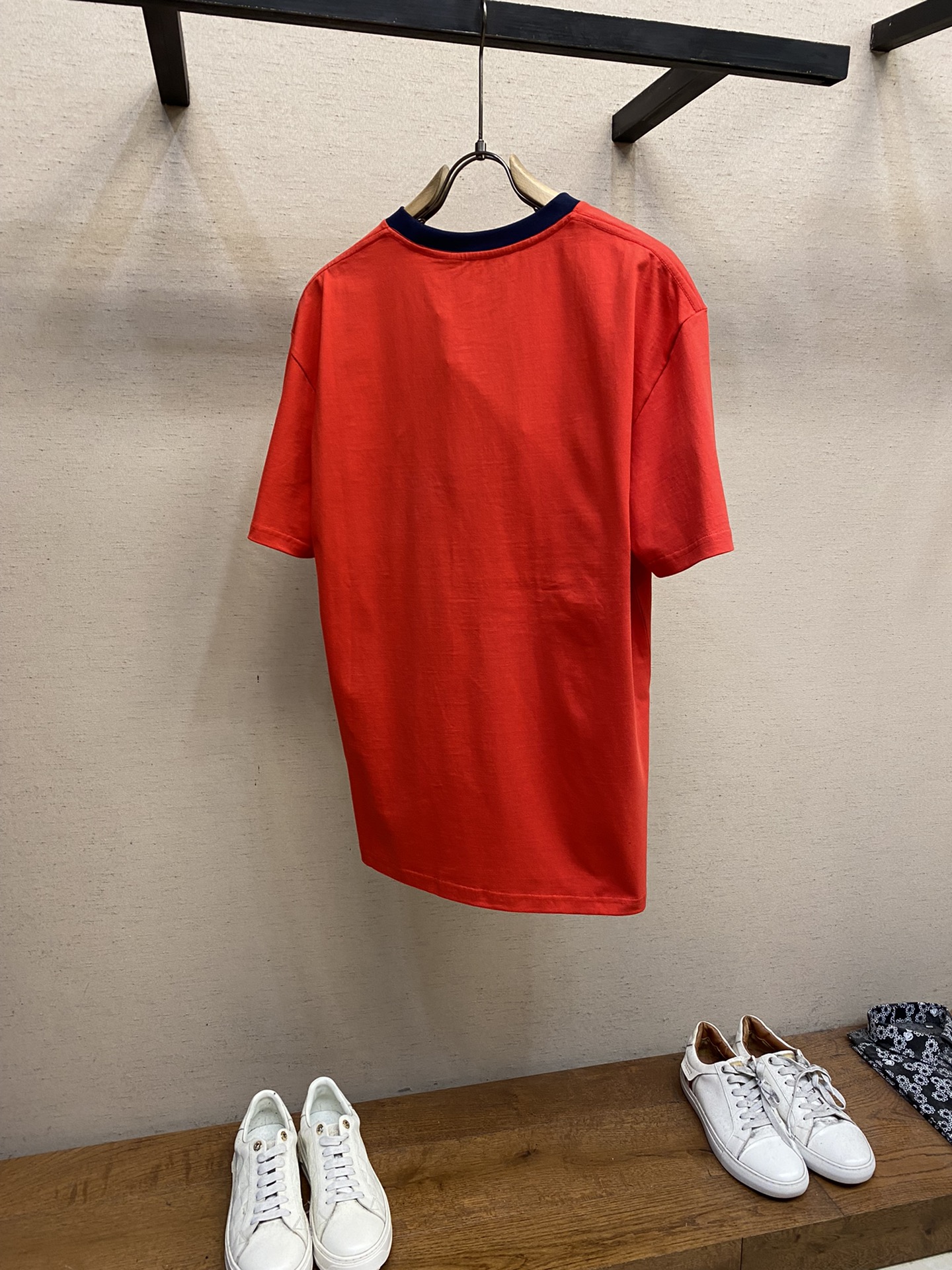 🌟🌟Gucci、古驰25蛇年限定系列新品印花短袖T恤

斜纹全棉材质 透气舒适 质感十足 宽松短袖T恤裁