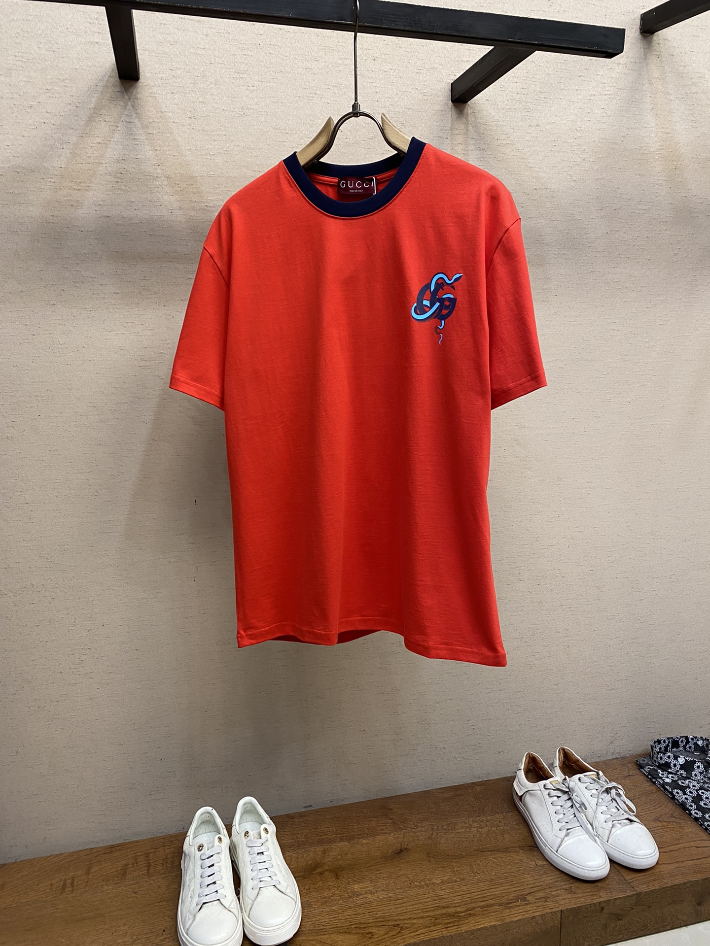 🌟🌟Gucci、古驰25蛇年限定系列新品印花短袖T恤

斜纹全棉材质 透气舒适 质感十足 宽松短袖T恤裁