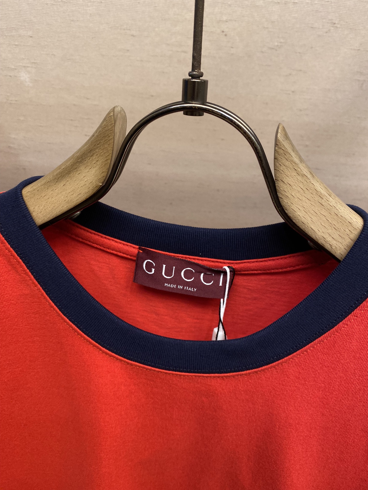 🌟🌟Gucci、古驰25蛇年限定系列新品印花短袖T恤

斜纹全棉材质 透气舒适 质感十足 宽松短袖T恤裁