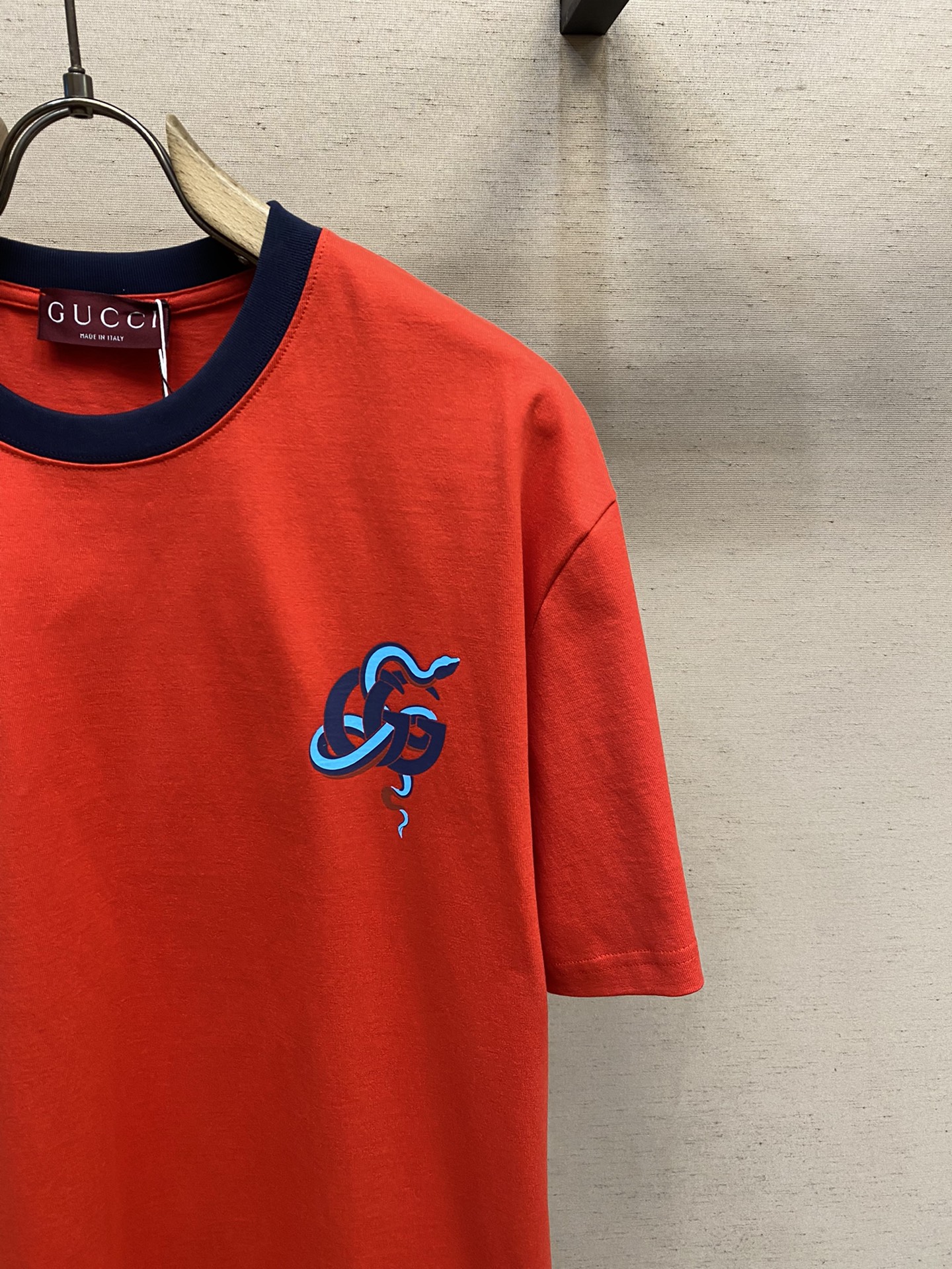 🌟🌟Gucci、古驰25蛇年限定系列新品印花短袖T恤

斜纹全棉材质 透气舒适 质感十足 宽松短袖T恤裁