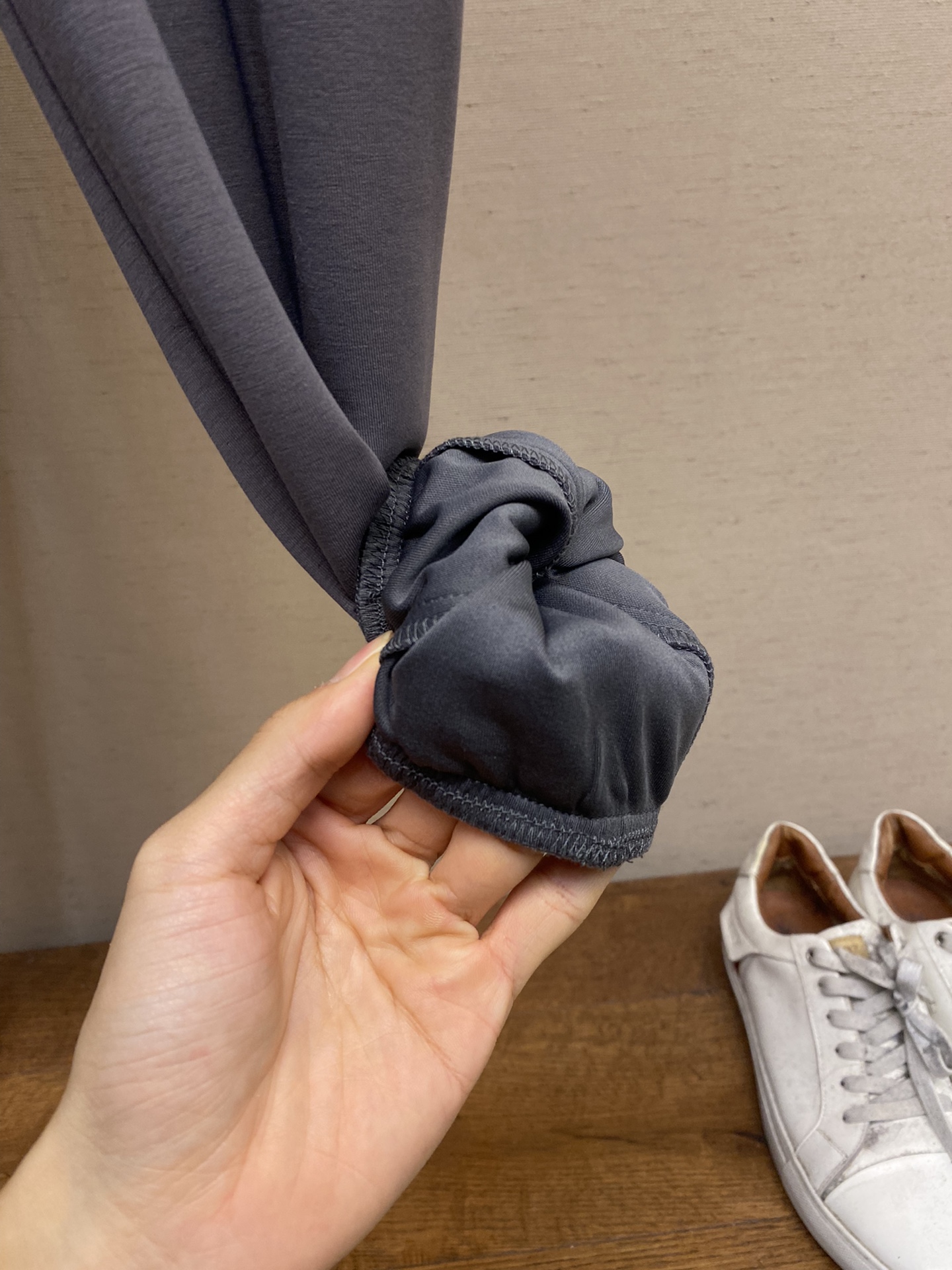 🌟🌟  Moncler，男士休闲裤👍
纯棉面料休闲裤，最新款上身版型无敌正！
绝对可以闭眼收的一款
此款