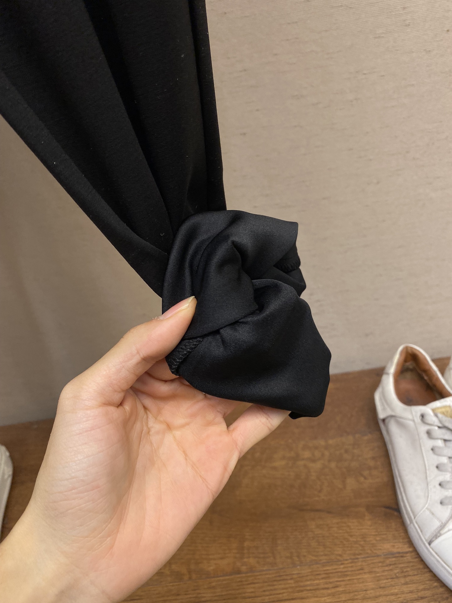 🌟🌟  Prada、男士休闲裤👍
纯棉面料休闲裤，最新款上身版型无敌正！
绝对可以闭眼收的一款
此款裤子