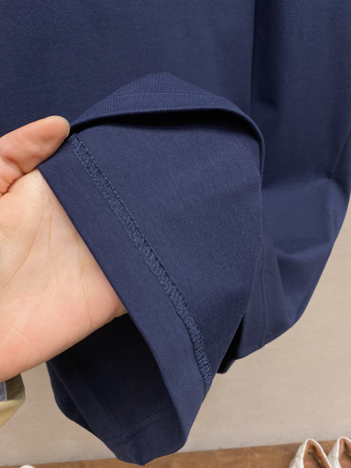 🌟🌟 1V 路易家2025FW 烫钻徽章刺绣重磅纯棉 半袖T恤 /后背新款品牌logo棉质半袖T恤 本款