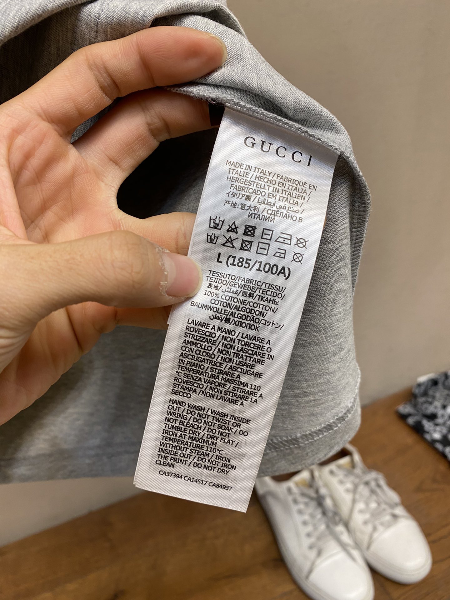 🌟🌟 Gucci 古奇 贺岁蛇🐍形字母短袖T恤®
*精选280g 26支双纱紧密纺面料，透气性与舒适度兼