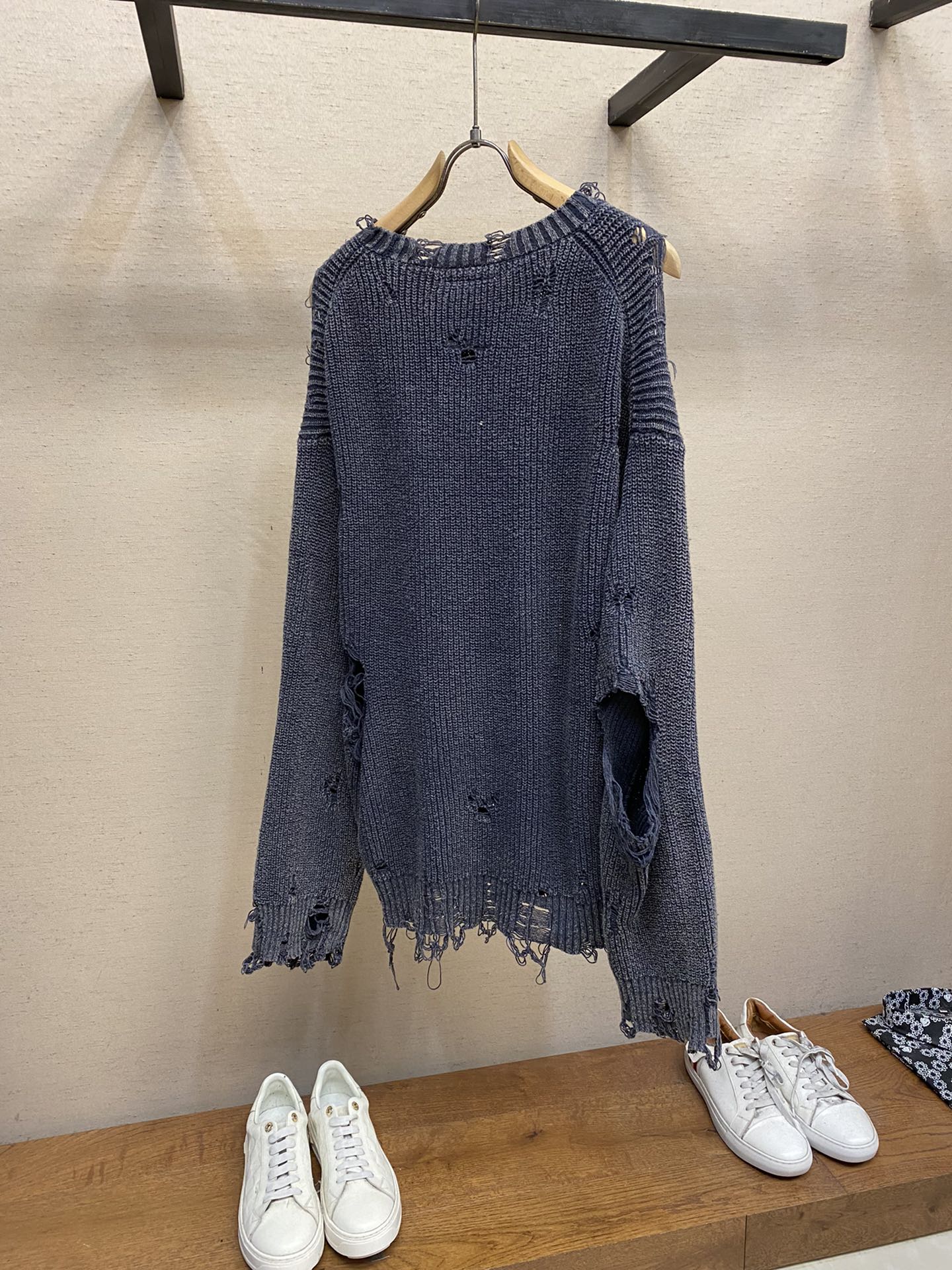 🌟🌟 MMY，新款洗水做旧破洞针织衫毛衣   手工破洞   1：1还原  宽松版型  男女同款

尺码：