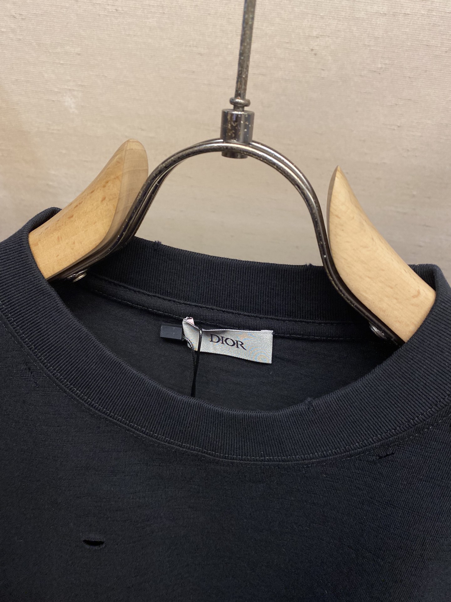 🌟🌟Dior、竹节棉 t-shirt短袖T
经典破洞 tee 镂空效果 时尚 个性
重磅竹节棉打造 微粗