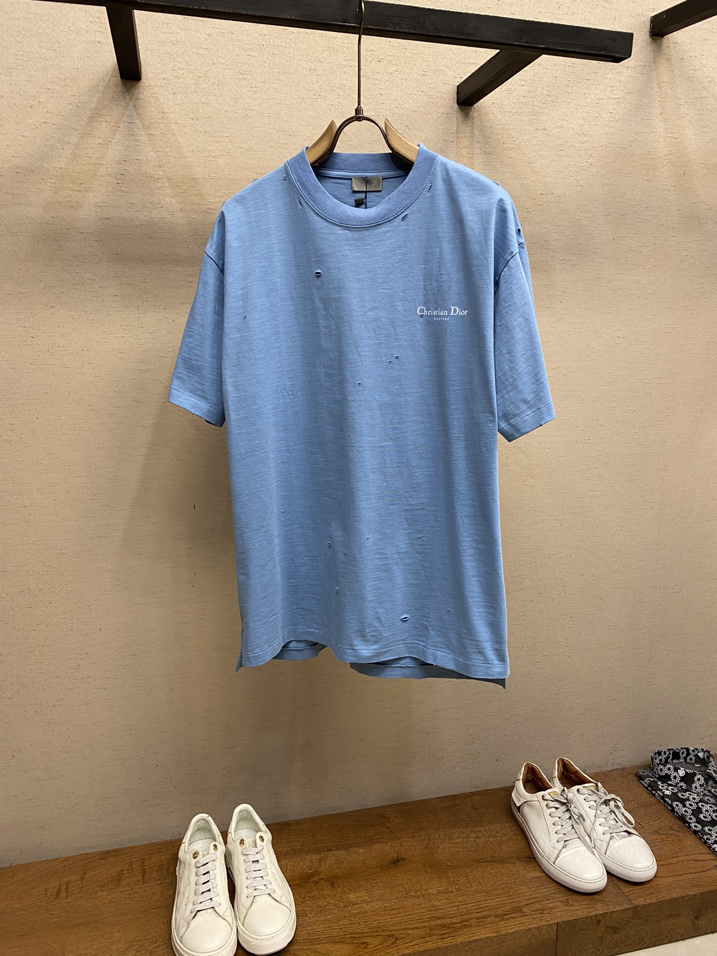 🌟🌟Dior、竹节棉 t-shirt短袖T
经典破洞 tee 镂空效果 时尚 个性
重磅竹节棉打造 微粗