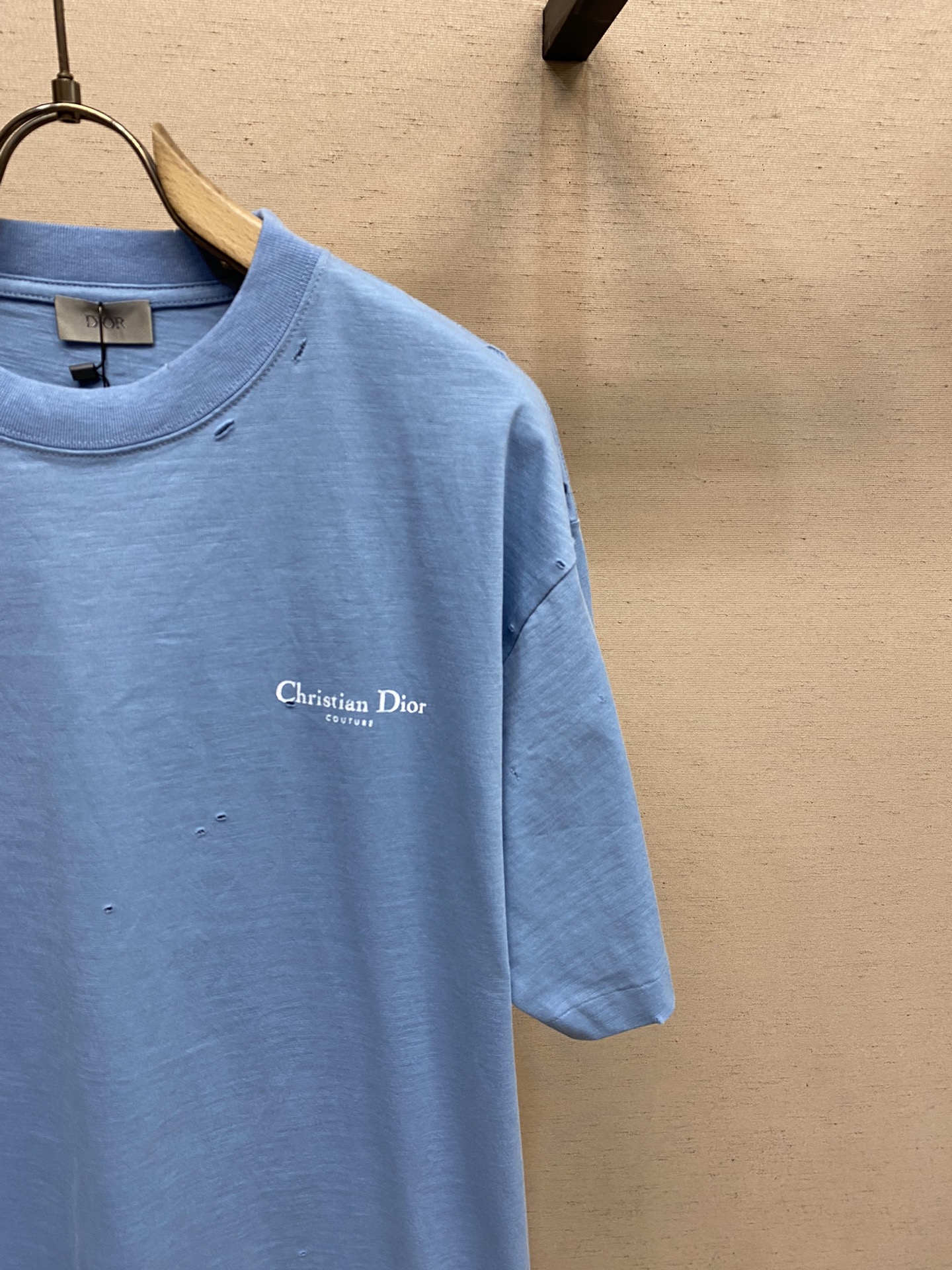 🌟🌟Dior、竹节棉 t-shirt短袖T
经典破洞 tee 镂空效果 时尚 个性
重磅竹节棉打造 微粗