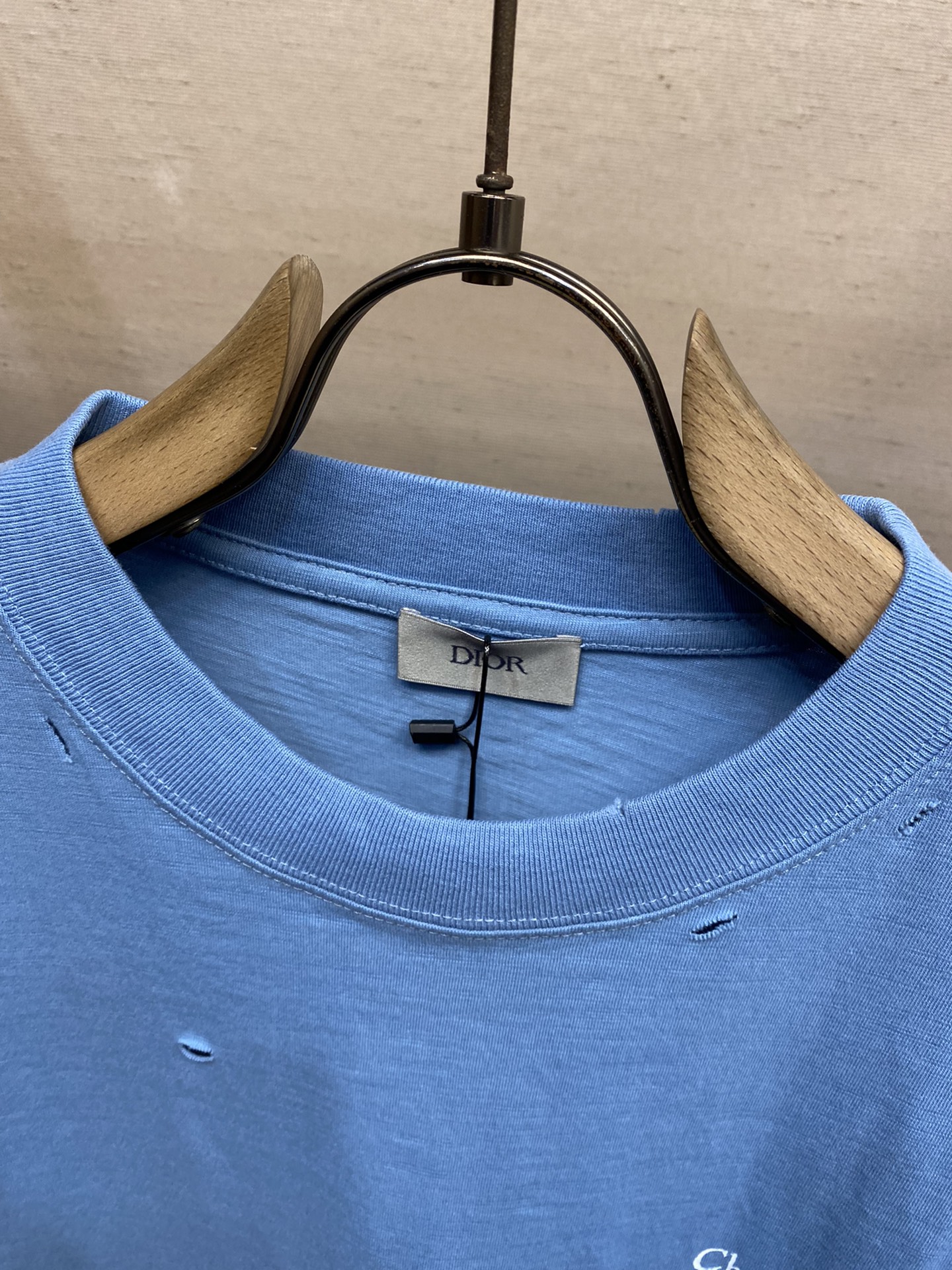 🌟🌟Dior、竹节棉 t-shirt短袖T
经典破洞 tee 镂空效果 时尚 个性
重磅竹节棉打造 微粗