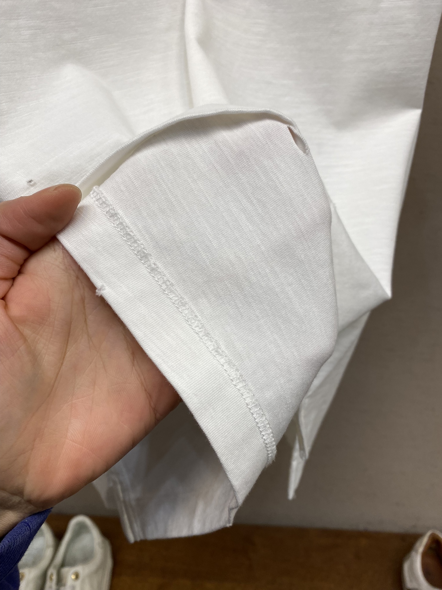 🌟🌟Dior、竹节棉 t-shirt短袖T
经典破洞 tee 镂空效果 时尚 个性
重磅竹节棉打造 微粗