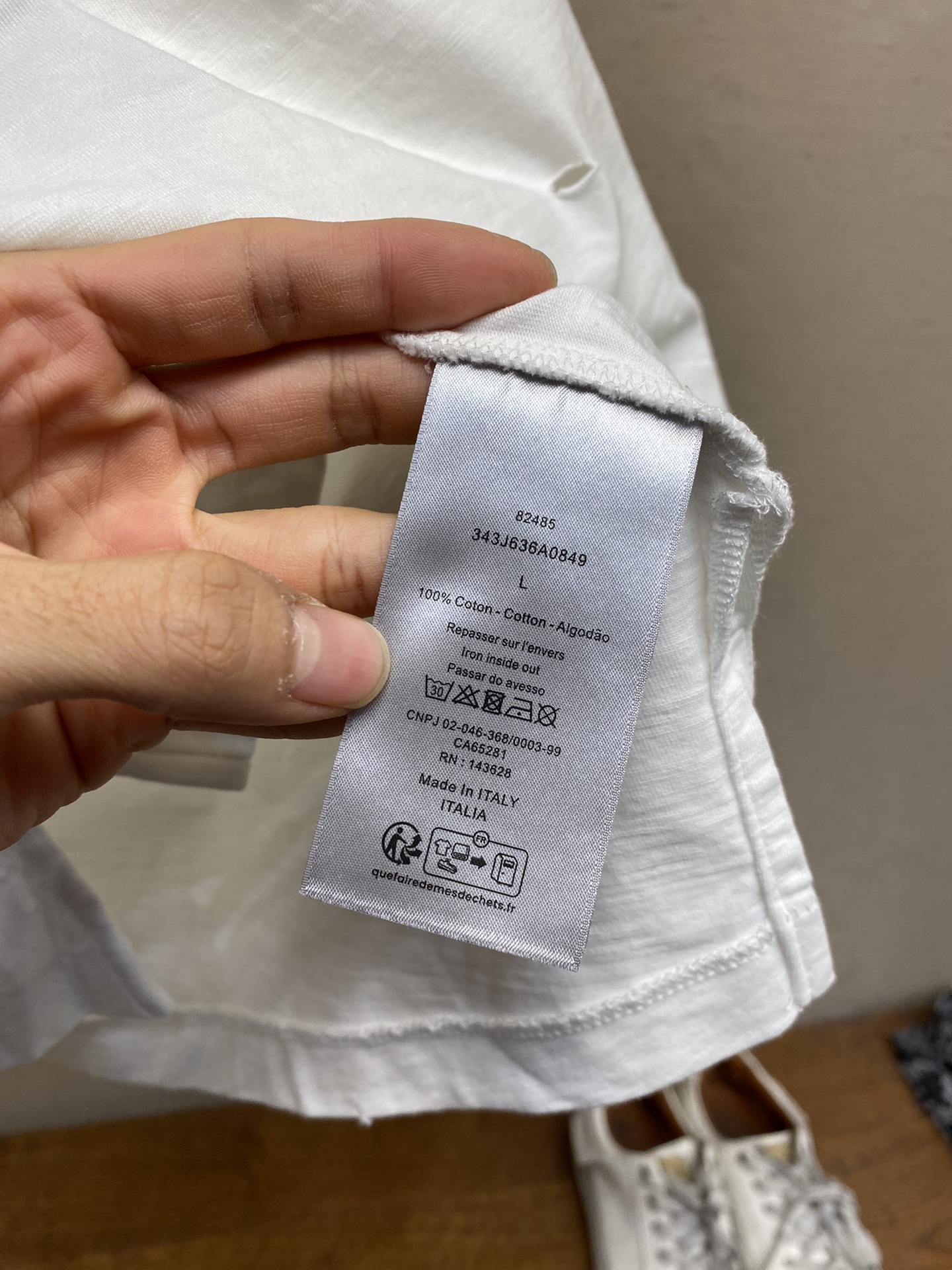 🌟🌟Dior、竹节棉 t-shirt短袖T
经典破洞 tee 镂空效果 时尚 个性
重磅竹节棉打造 微粗