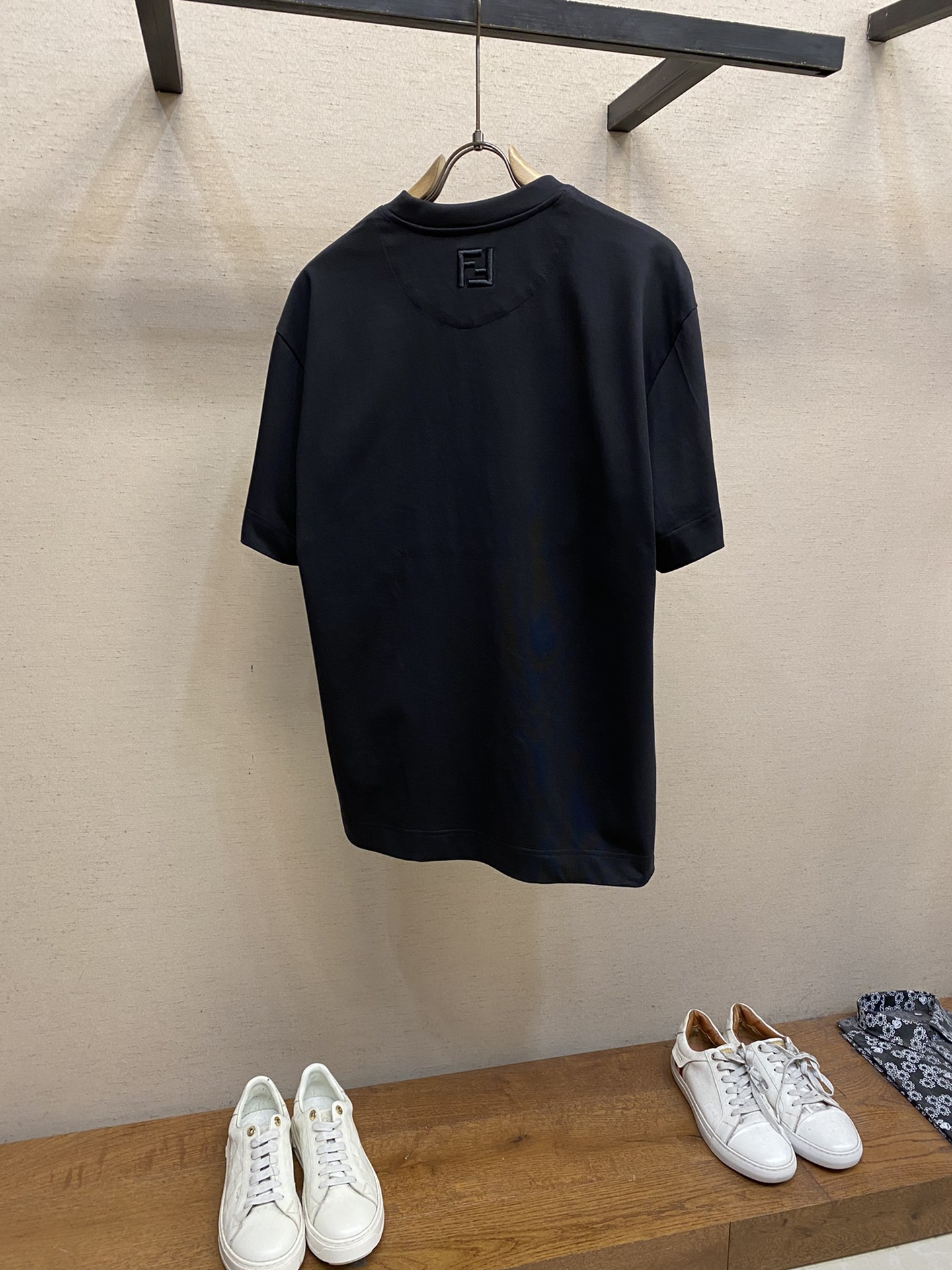 🌟🌟Fendi、男女 tee短袖T
25早春胶囊系列 🍕🌭️刺绣图案
面料厚度适中 不会过厚或过薄 透气