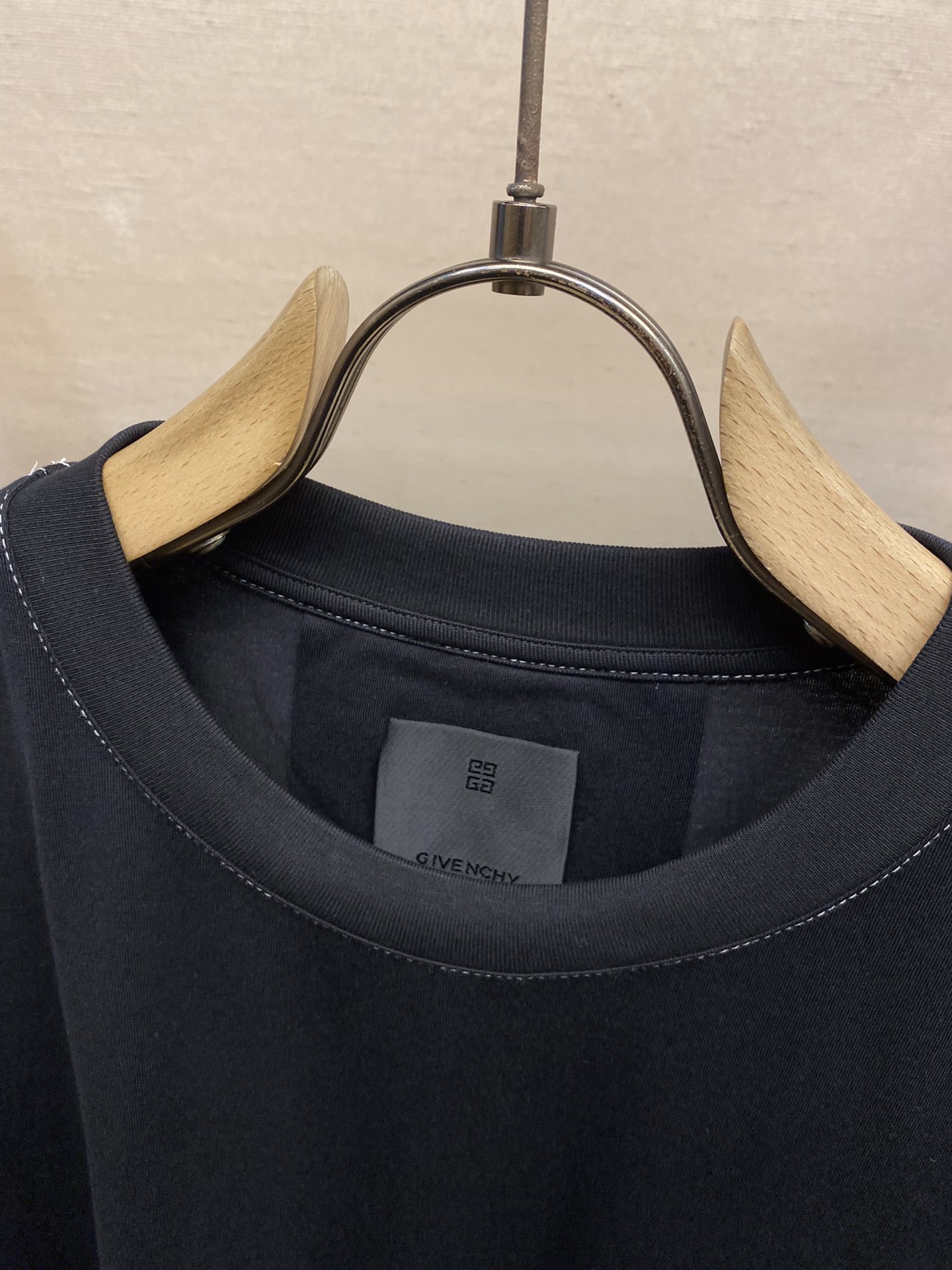 🌟🌟Givenchy 纪梵希 24FW12 男士4G徽标图案短袖T恤

同步官网发售！从高定走向高街的G