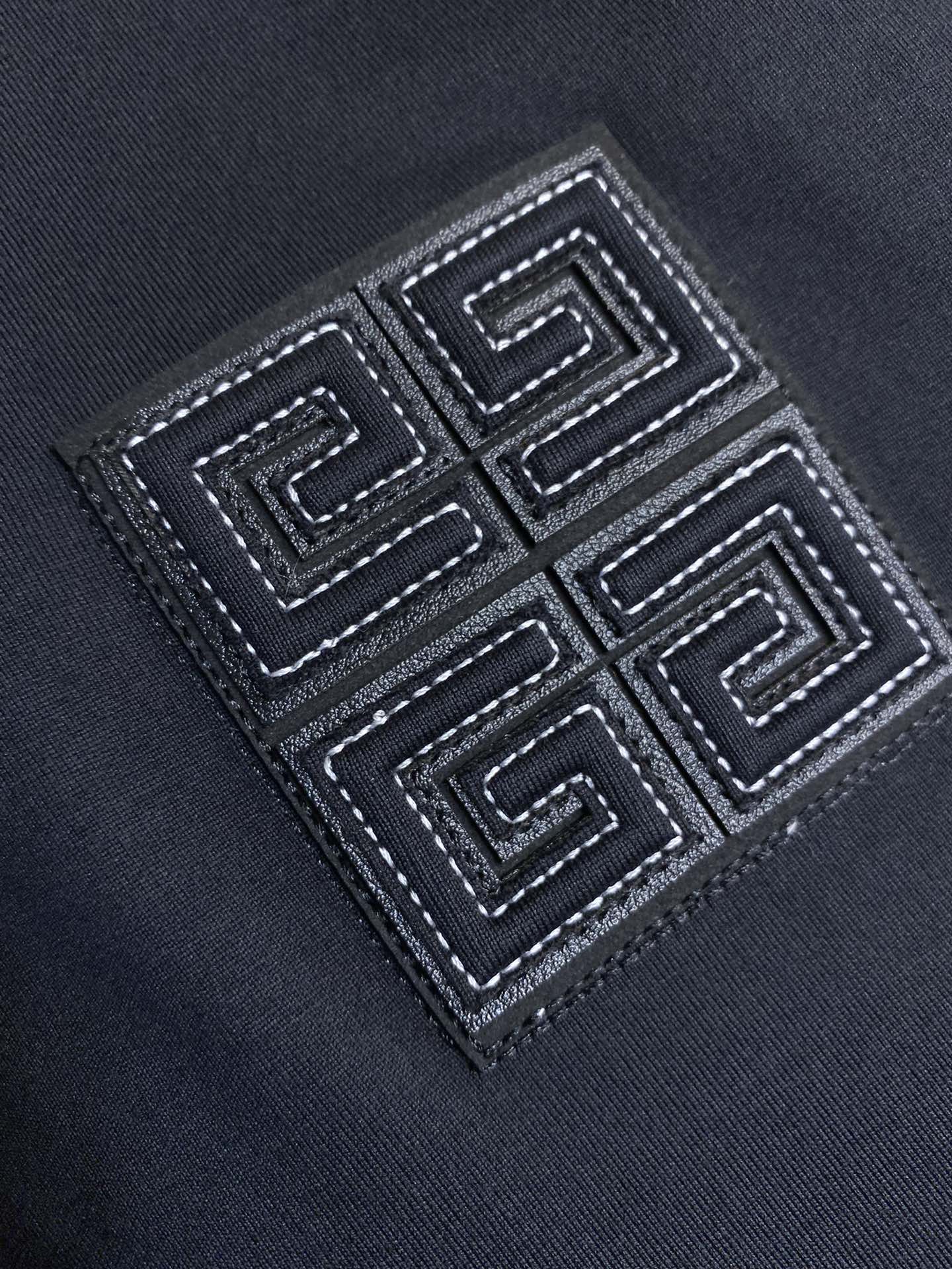 🌟🌟Givenchy 纪梵希 24FW12 男士4G徽标图案短袖T恤

同步官网发售！从高定走向高街的G