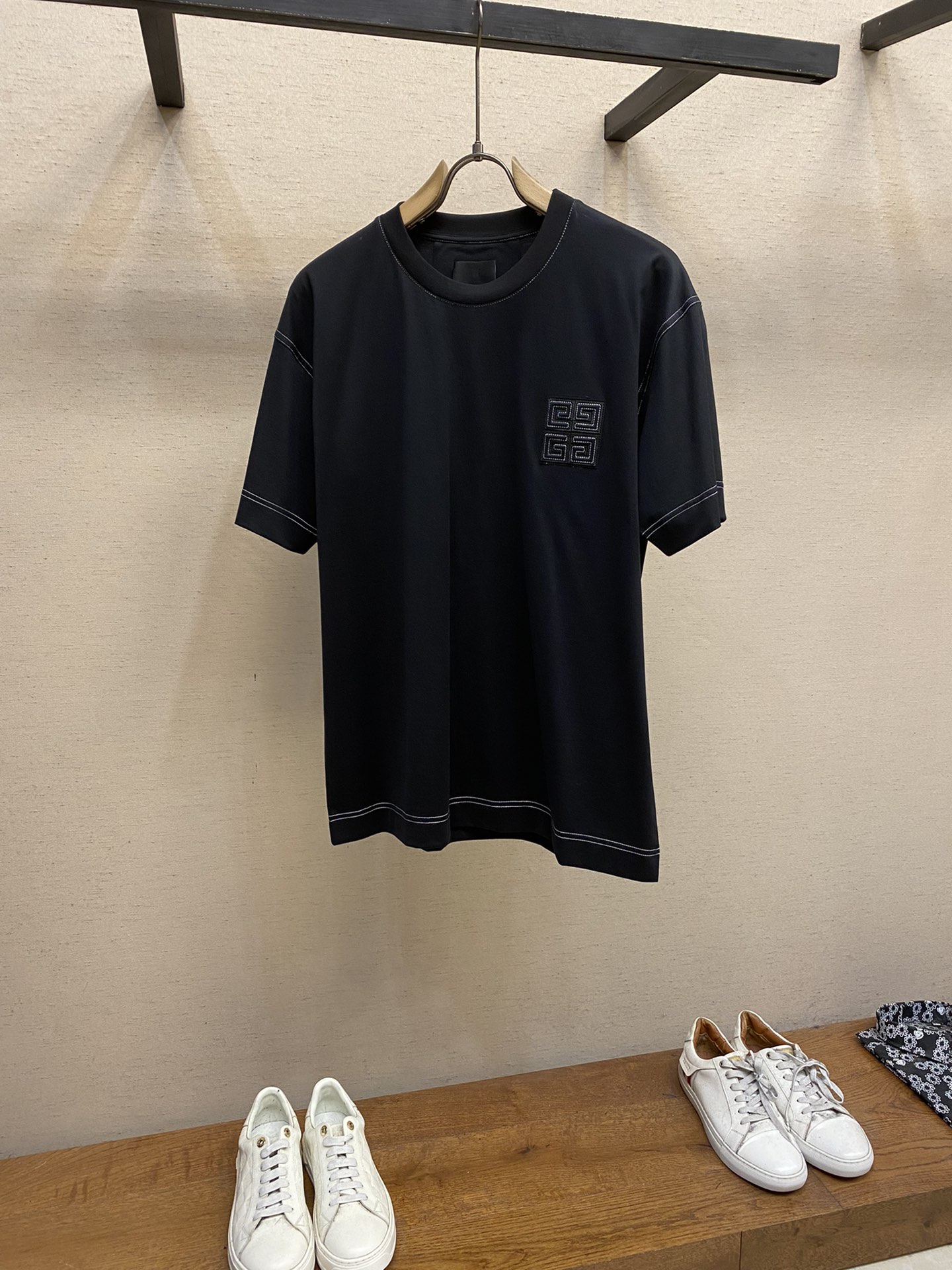 🌟🌟Givenchy 纪梵希 24FW12 男士4G徽标图案短袖T恤

同步官网发售！从高定走向高街的G