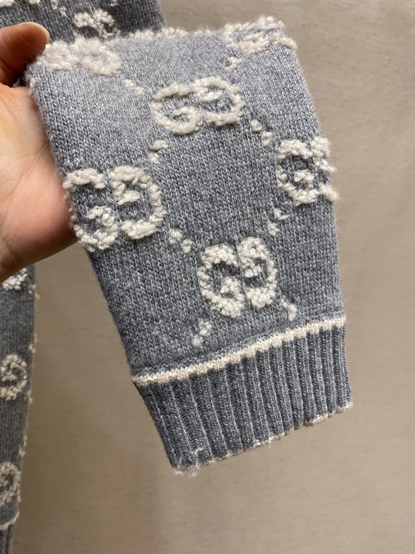 🌟🌟Gucci，最新款以图案设计灵感源自品牌创始人Guccio Gucci先生的姓名首字母缩写，始终深受