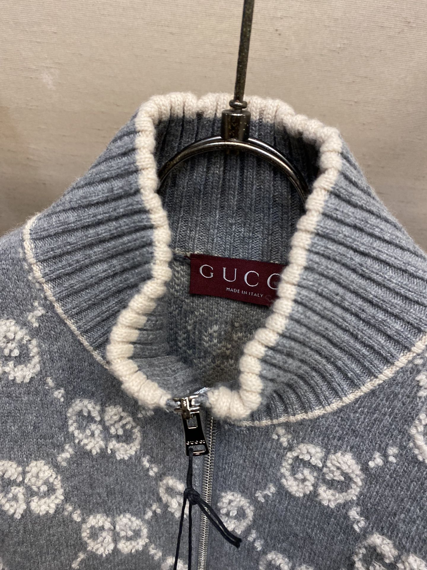 🌟🌟Gucci，最新款以图案设计灵感源自品牌创始人Guccio Gucci先生的姓名首字母缩写，始终深受