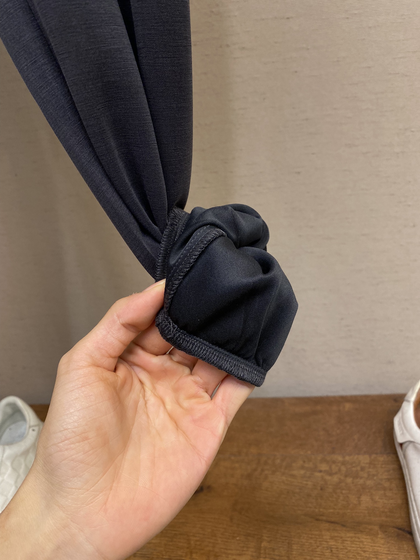  🌟🌟 Gucci、男士休闲裤👍
纯棉面料休闲裤，最新款上身版型无敌正！
绝对可以闭眼收的一款
此款裤子