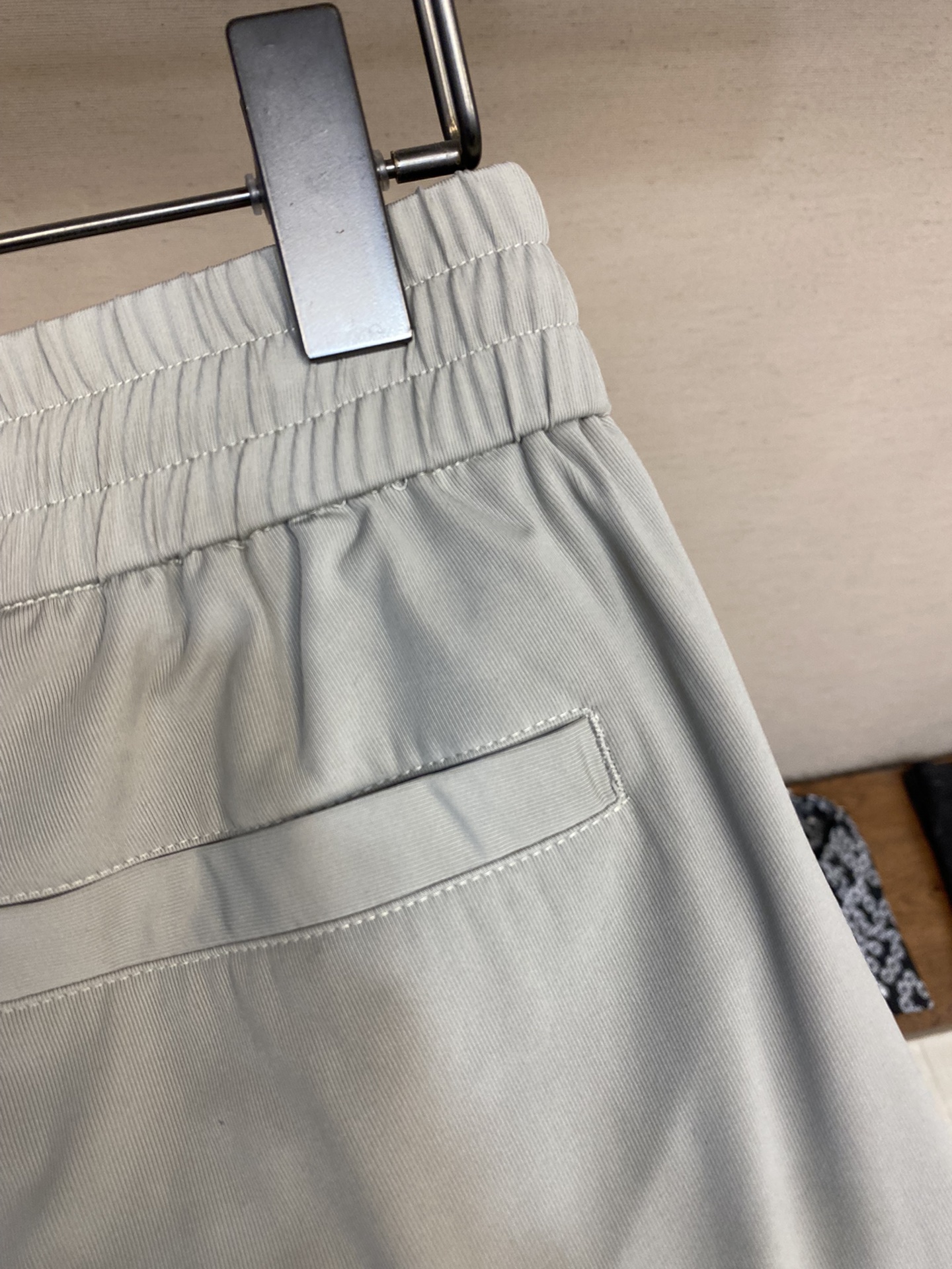  🌟🌟Prada，男士休闲裤👍
速干面料休闲裤，最新款上身版型无敌正！
绝对可以闭眼收的一款
此款裤子非