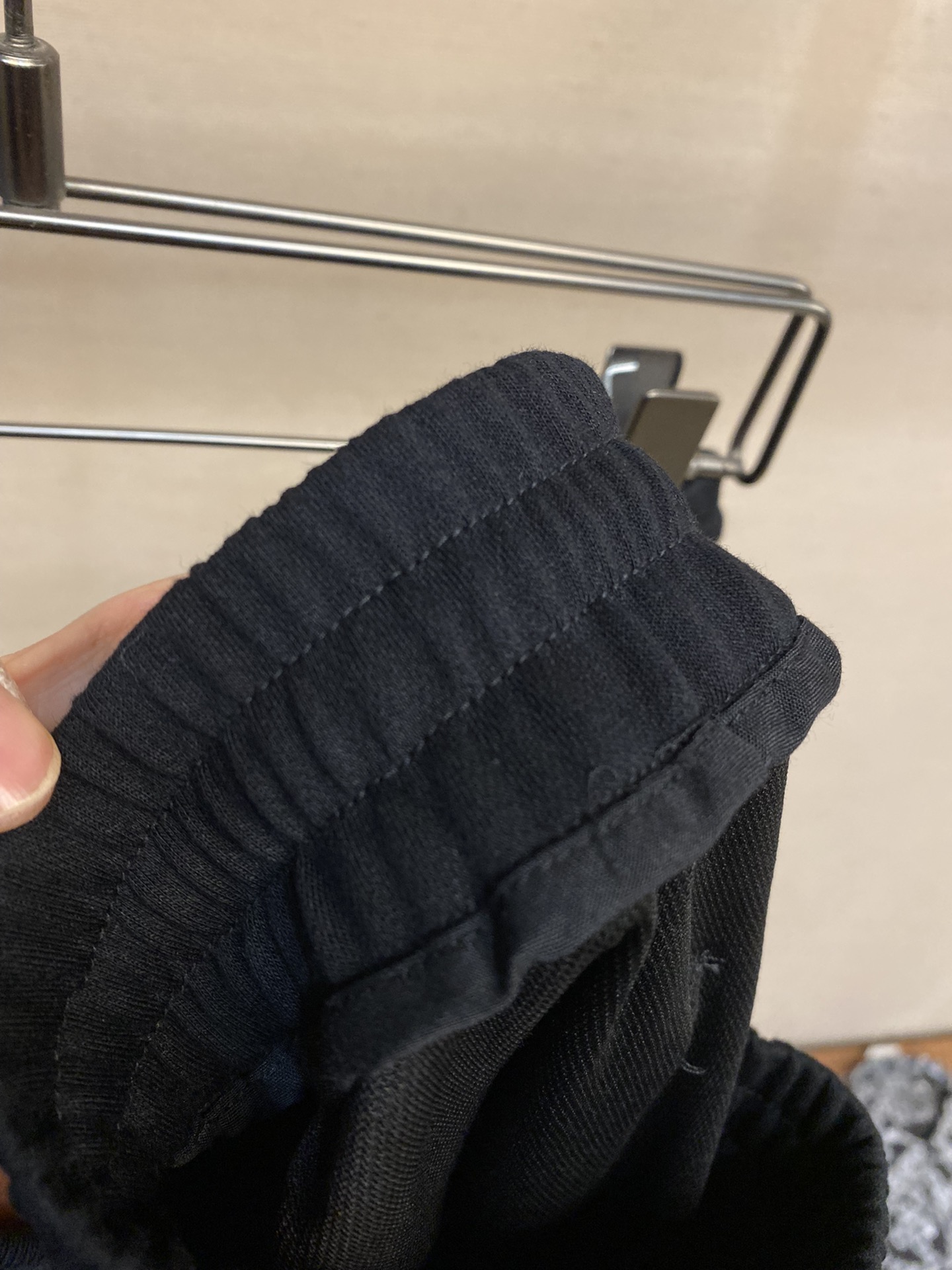  🌟🌟Balenciaga，男士休闲裤👍
纯棉面料休闲裤，最新款上身版型无敌正！
绝对可以闭眼收的一款

