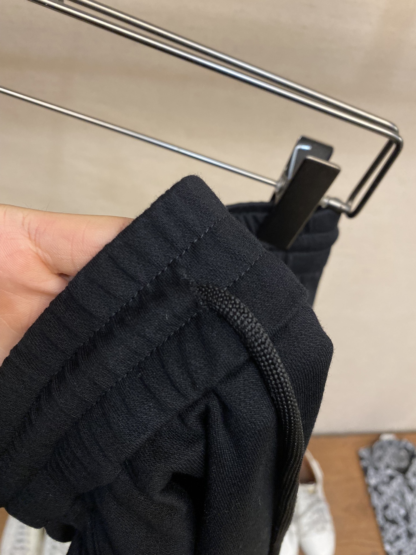 🌟🌟Balenciaga，男士休闲裤👍
纯棉面料休闲裤，最新款上身版型无敌正！
绝对可以闭眼收的一款
