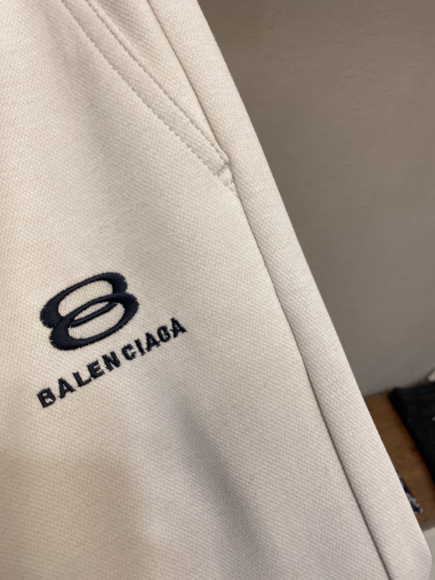  🌟🌟 Balenciaga，男士休闲裤👍
纯棉面料休闲裤，最新款上身版型无敌正！
绝对可以闭眼收的一款