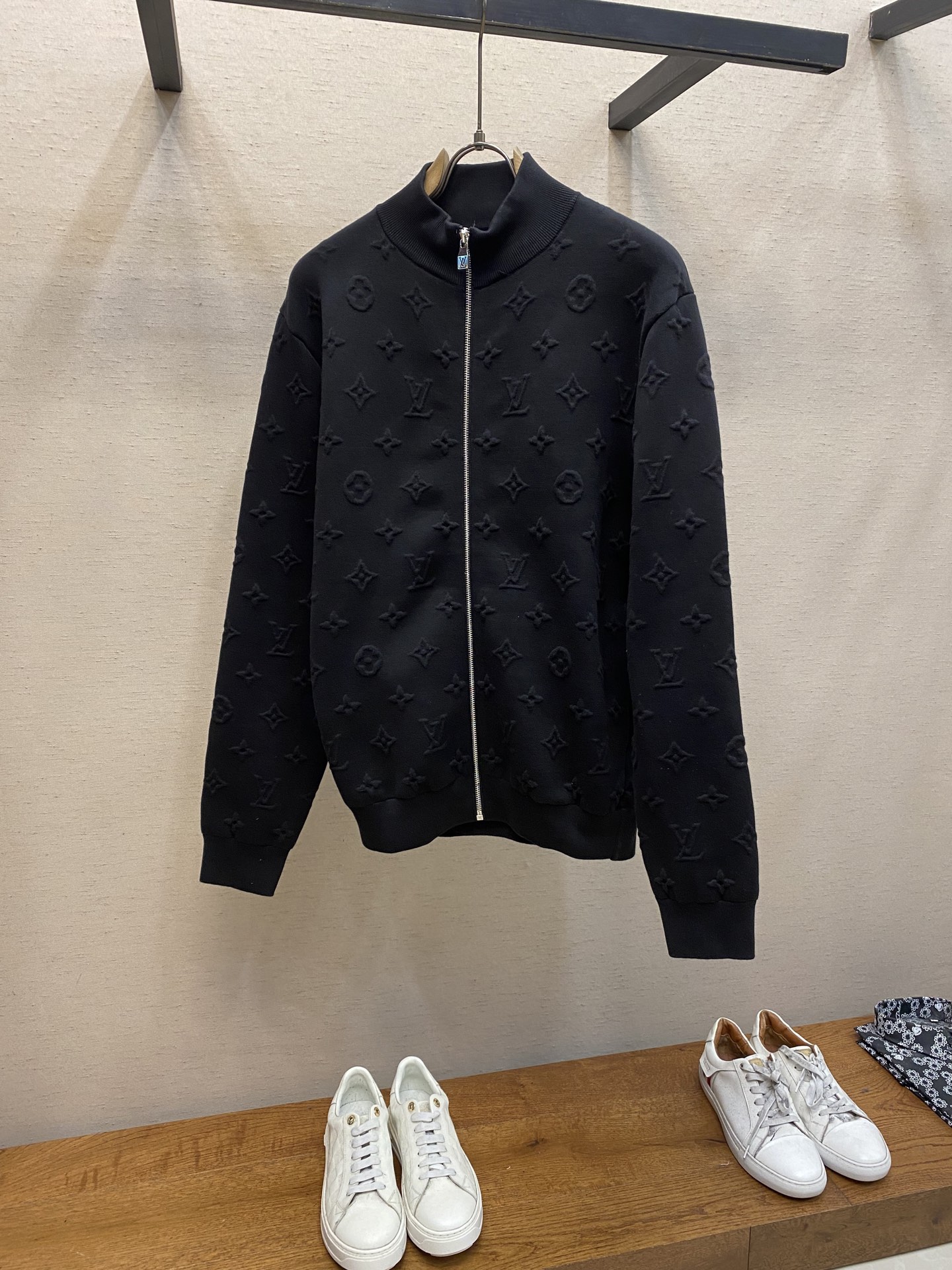 NO:118438,1V, 25ss early spring letters floral relief jacquard stand collar knit jacket fashionable men and women jacket size S-XL,,jackets & coats,jackets & coats,alexander wang198609091V、25ss早春款字母花卉浮雕提花立领针织夹克时尚男女外套 尺码S-XL,,jackets & coats,jackets & coats,alexander wang,Men's clothing