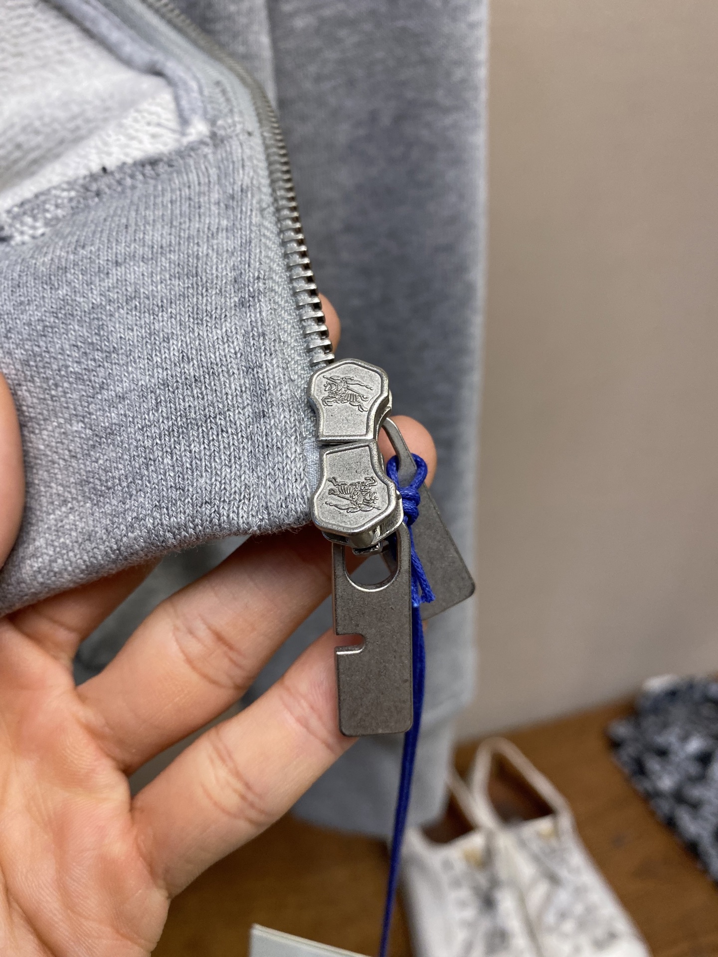 （外套）🌟🌟BBR、格纹棉质拉链连帽卫衣

面料：采用轻盈翻面绒棉质面料，一面光滑的棉质表面，一面经过起