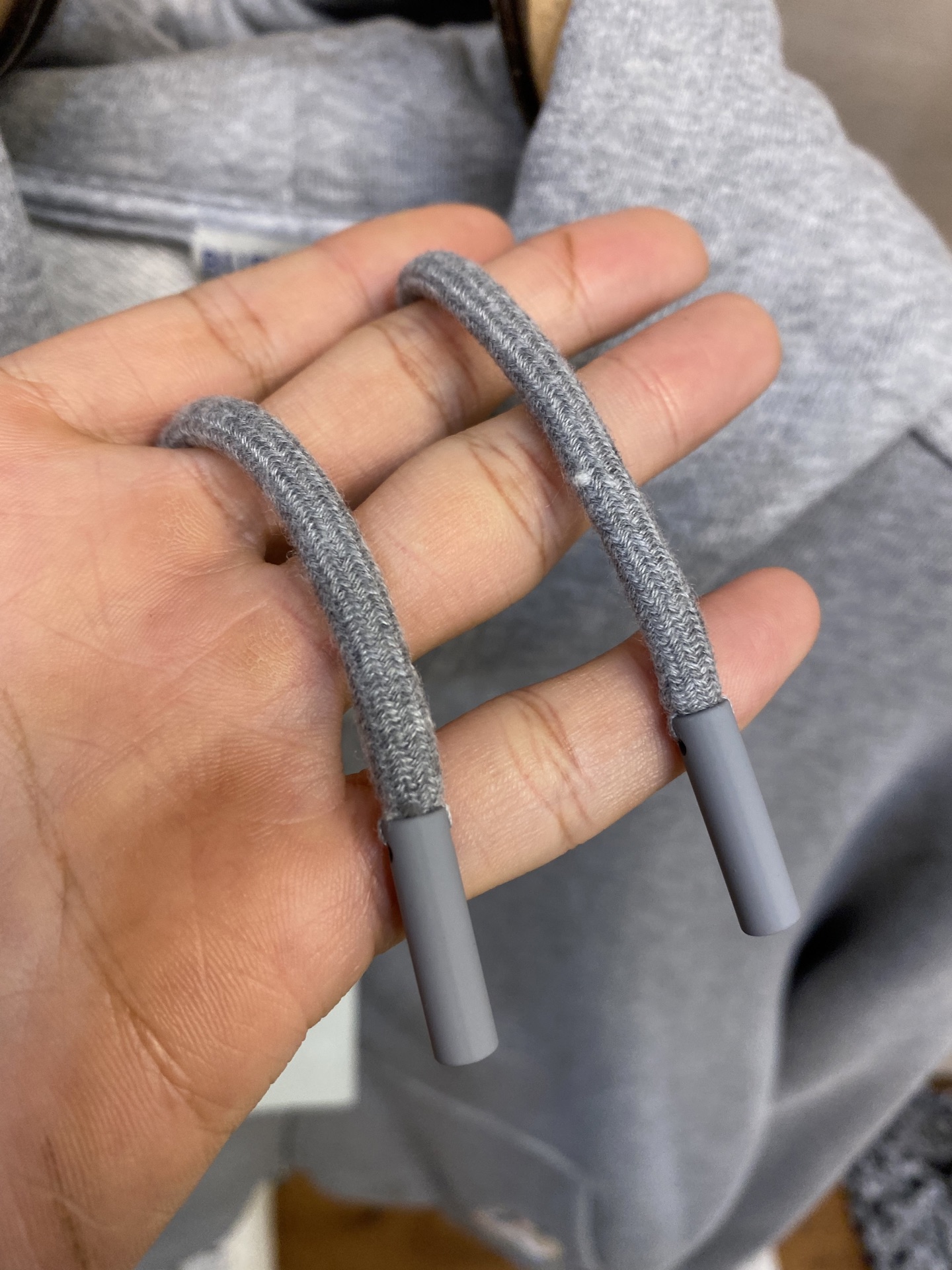 （外套）🌟🌟BBR、格纹棉质拉链连帽卫衣

面料：采用轻盈翻面绒棉质面料，一面光滑的棉质表面，一面经过起