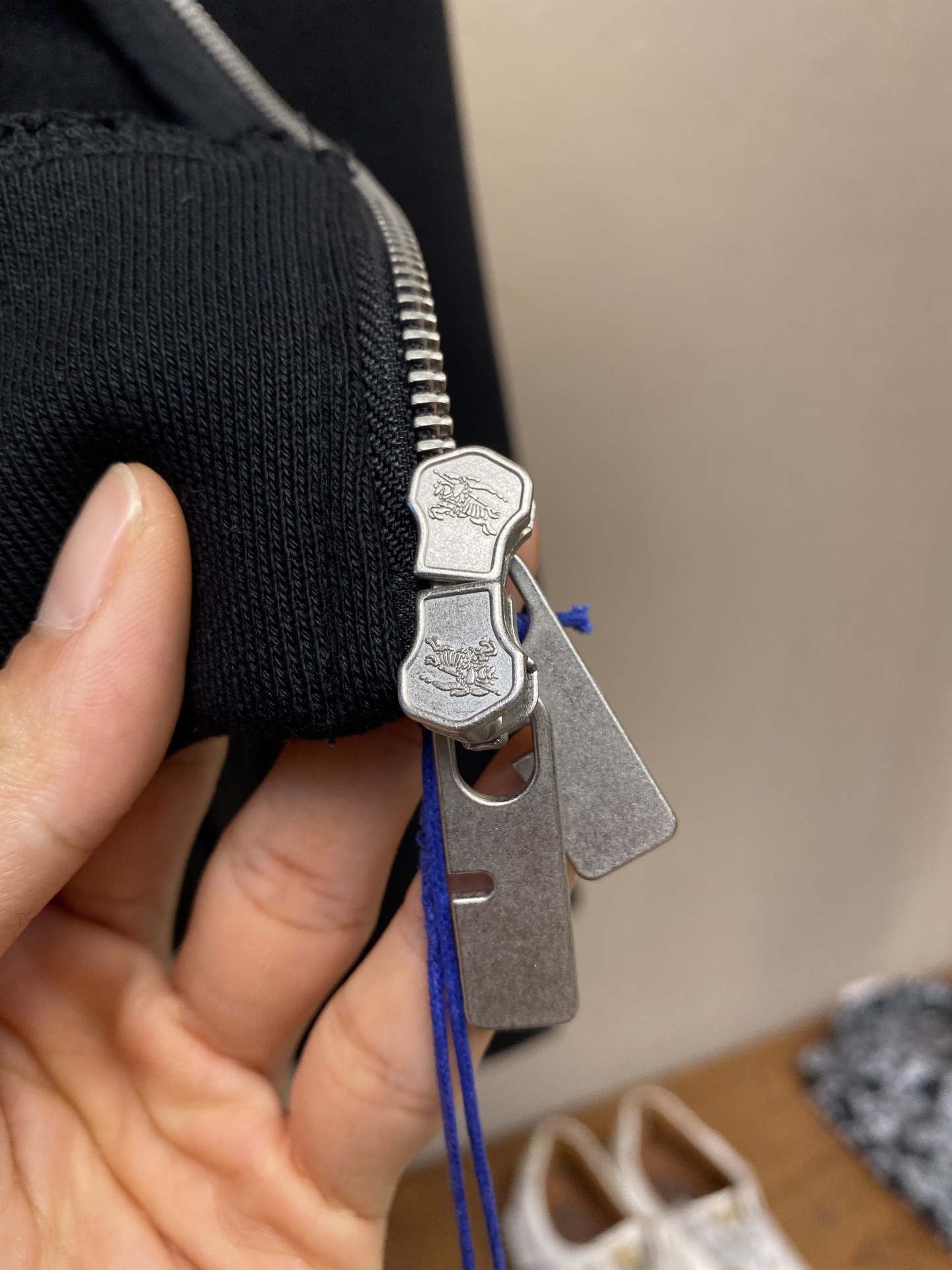 （外套）🌟🌟BBR、格纹棉质拉链连帽卫衣

面料：采用轻盈翻面绒棉质面料，一面光滑的棉质表面，一面经过起