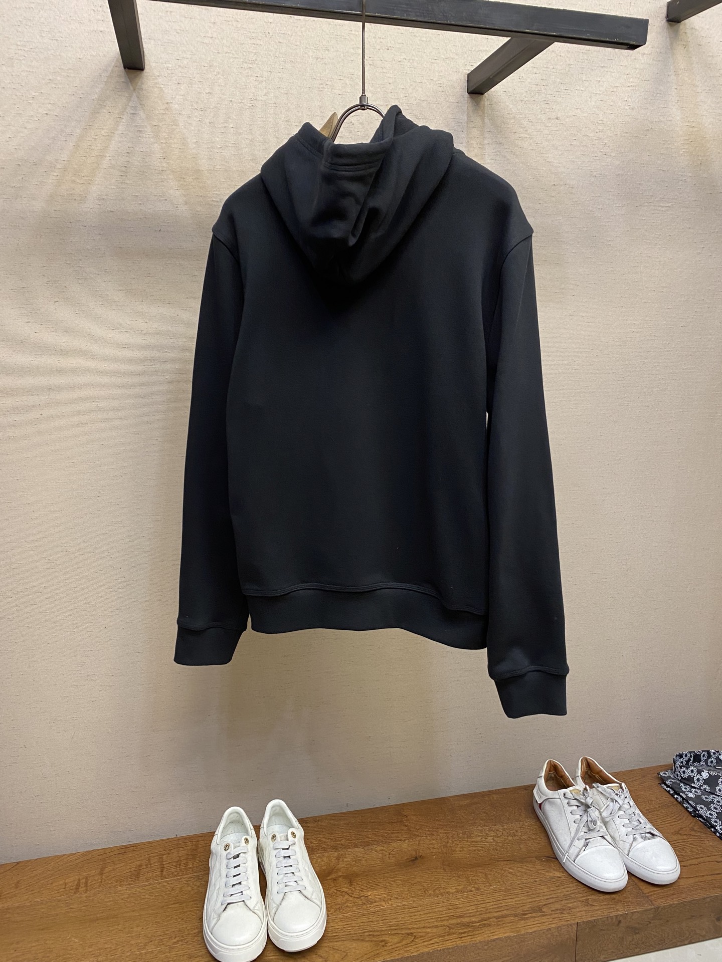 （外套）🌟🌟BBR、棉质拉链连帽衫

产品选用厚质平织棉面料打造，棉纤维是天然材料，故环保健康.它结构紧