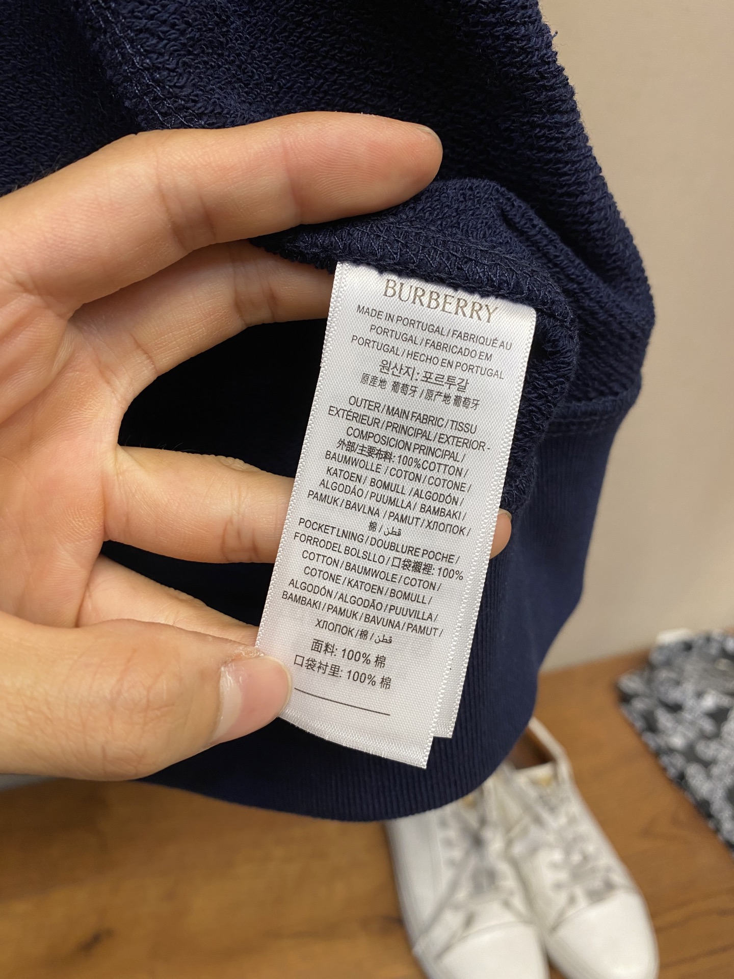 （外套）🌟🌟BBR、棉质拉链连帽衫

产品选用厚质平织棉面料打造，棉纤维是天然材料，故环保健康.它结构紧