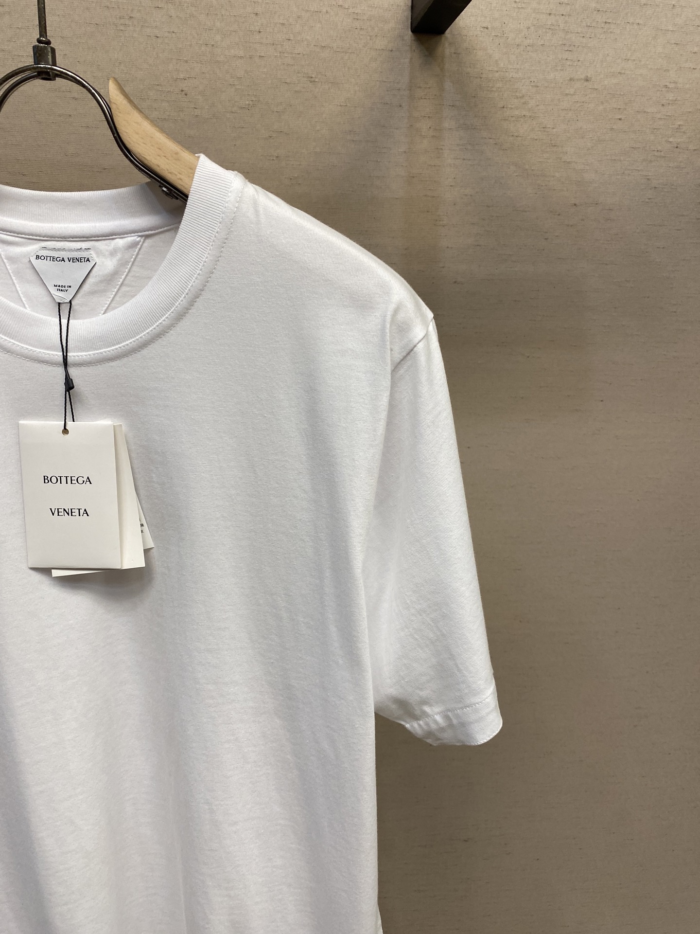 Fine Cotton P250 Shirt with Multicolour Embroidery and Hidden Cuffs - 图片 4